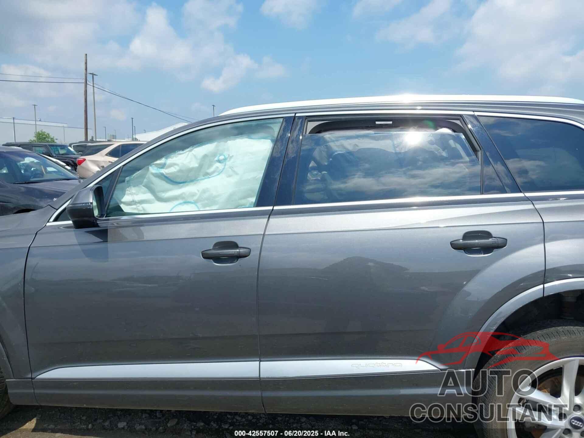 AUDI Q7 2018 - WA1VAAF75JD036199