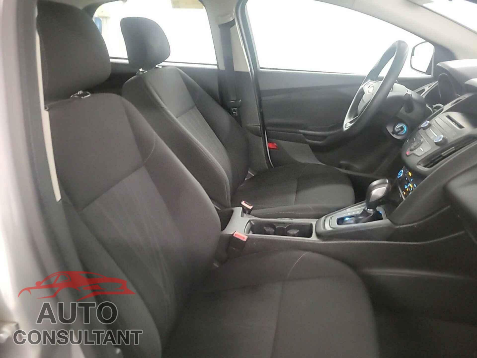 FORD FOCUS 2016 - 1FADP3E28GL306810