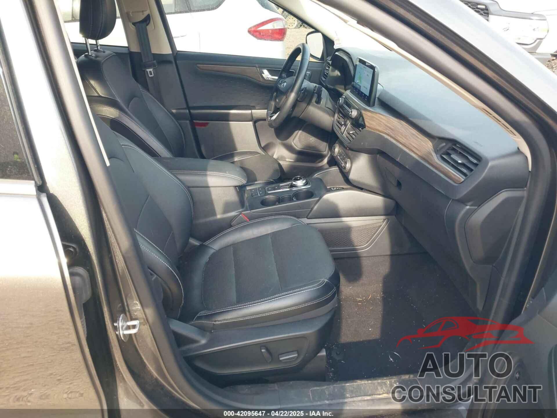 FORD ESCAPE 2020 - 1FMCU9J91LUA21970