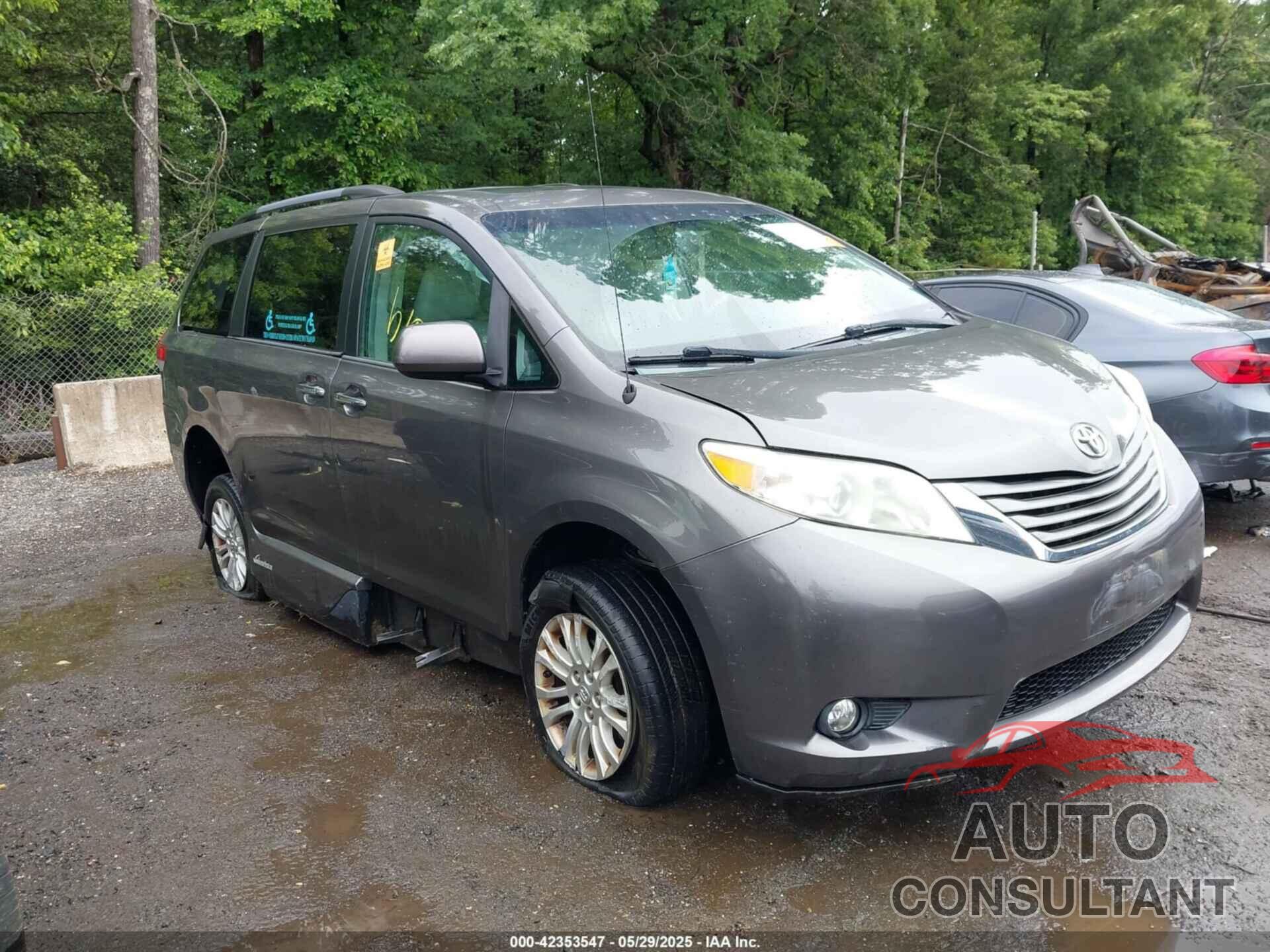 TOYOTA SIENNA 2014 - 5TDYK3DC9ES438667