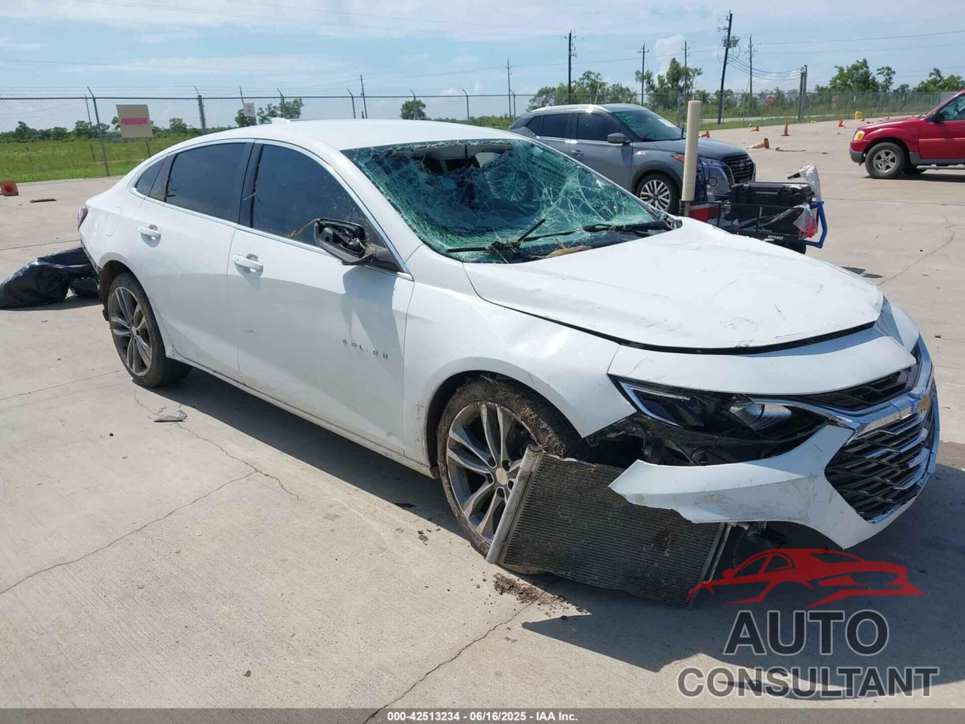 CHEVROLET MALIBU 2021 - 1G1ZD5ST3MF005608