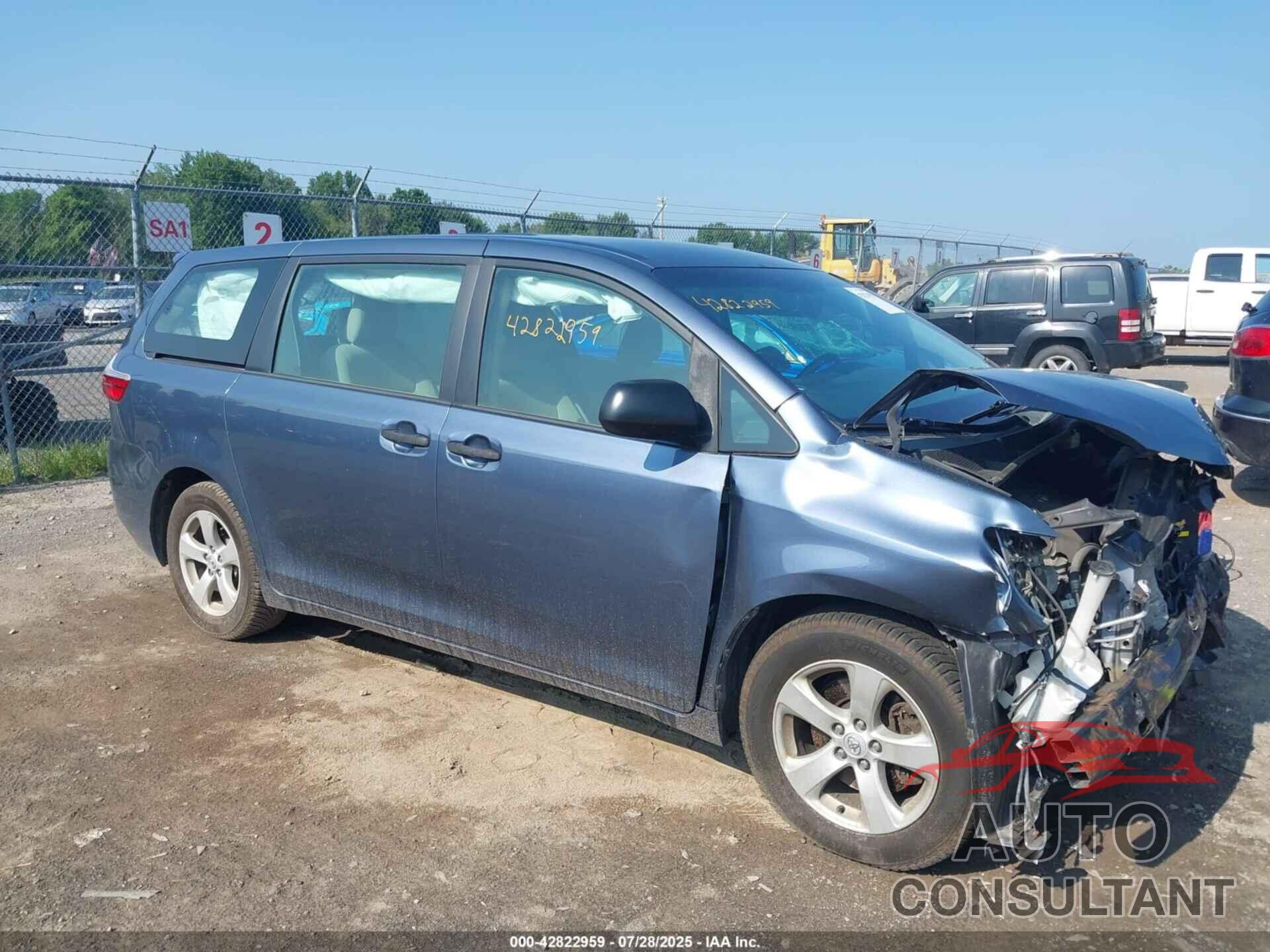 TOYOTA SIENNA 2015 - 5TDZK3DC1FS535383