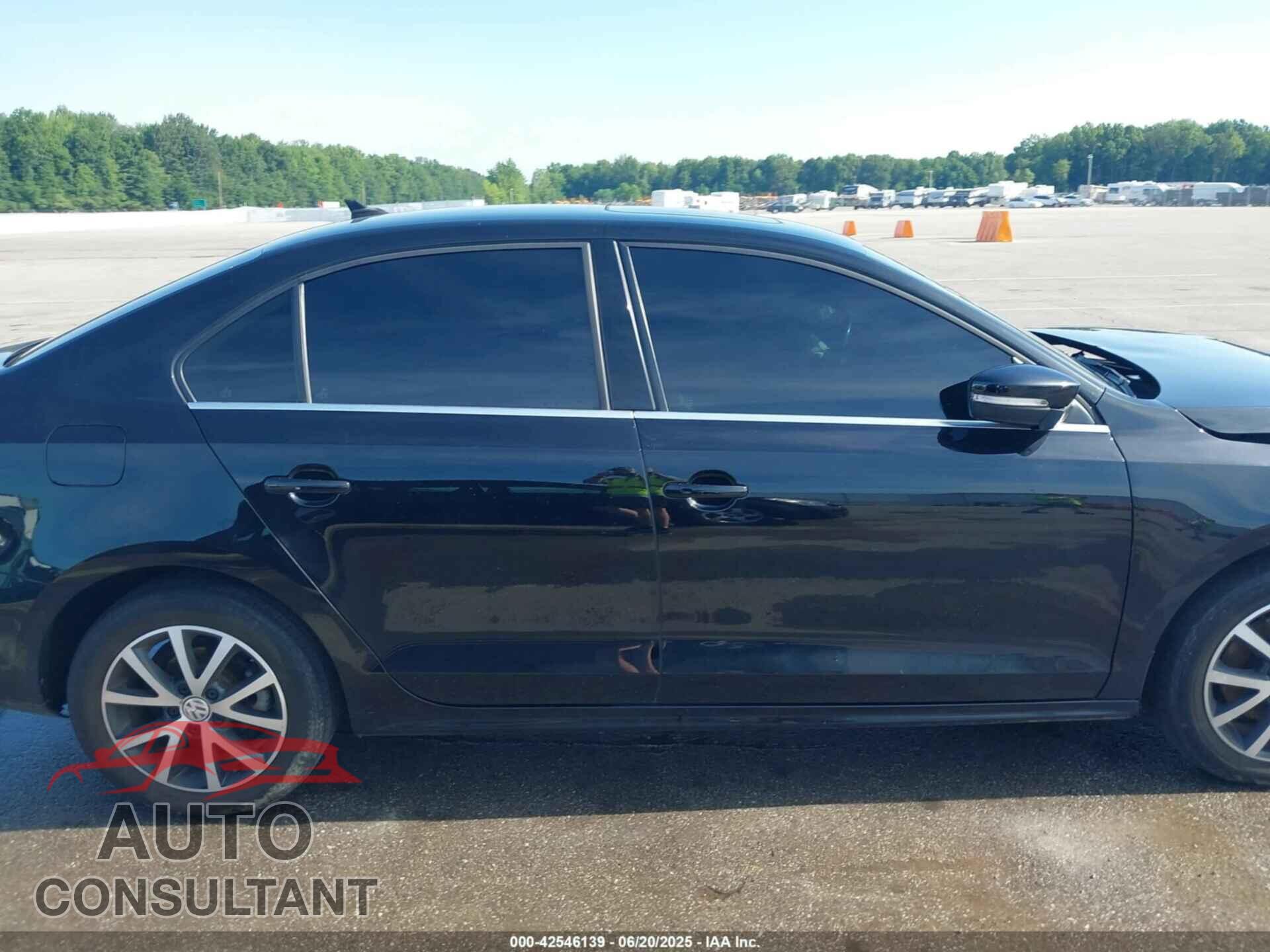 VOLKSWAGEN JETTA 2017 - 3VWDB7AJ7HM399345