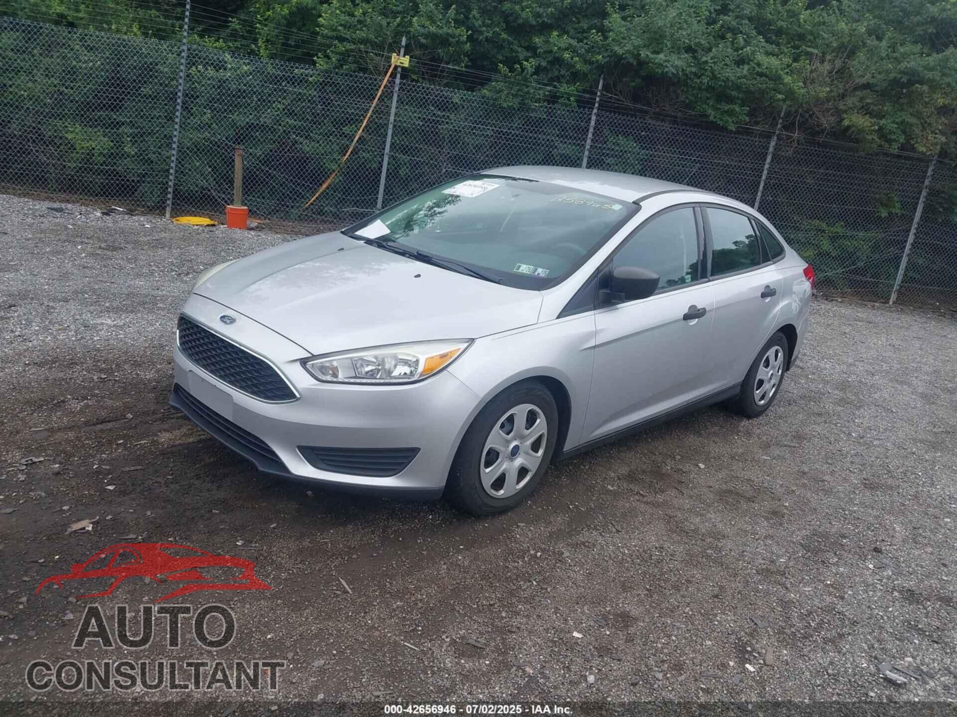 FORD FOCUS 2015 - 1FADP3E23FL253965