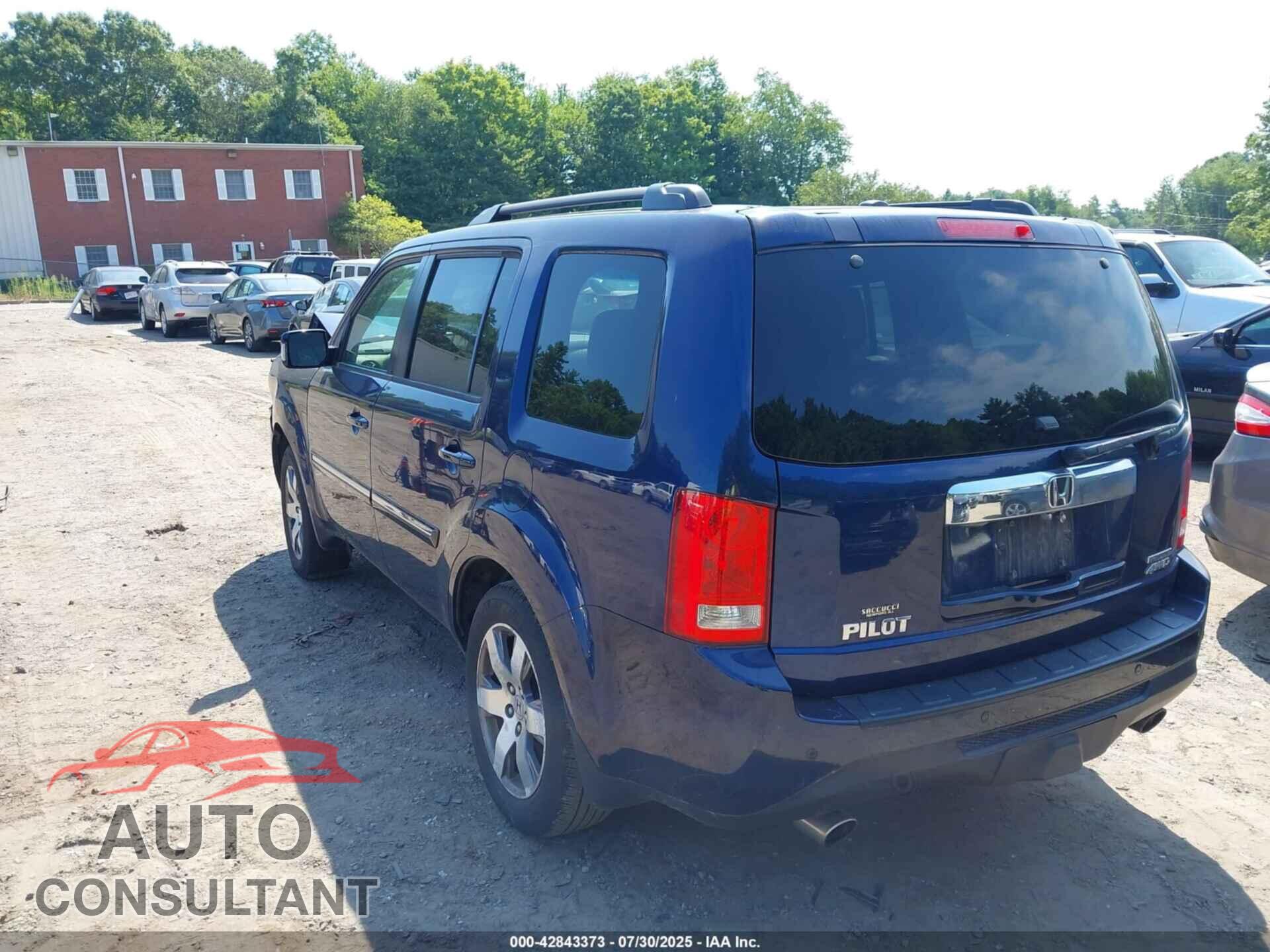 HONDA PILOT 2015 - 5FNYF4H96FB062945