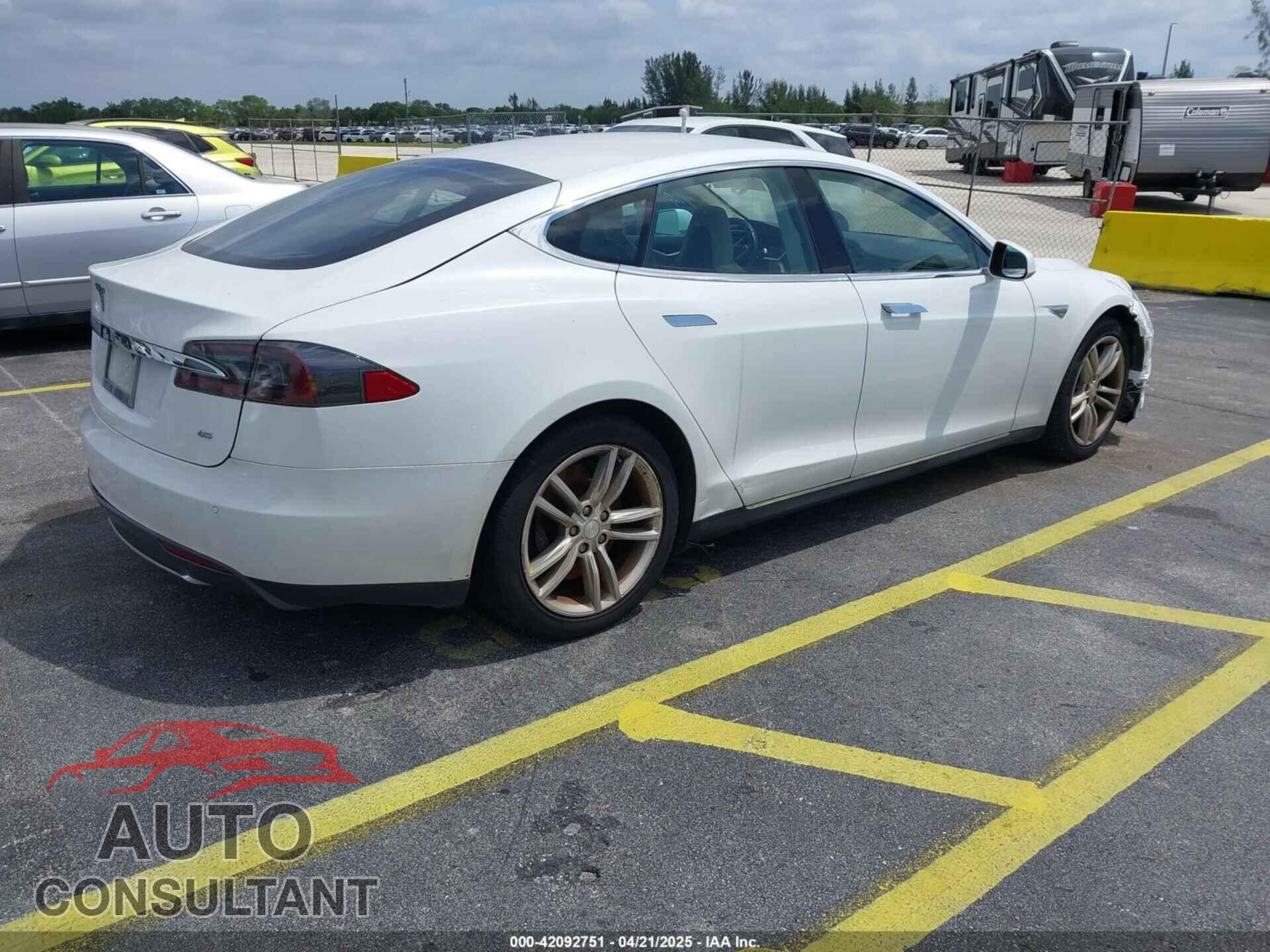 TESLA MODEL S 2013 - 5YJSA1CN2DFP17316