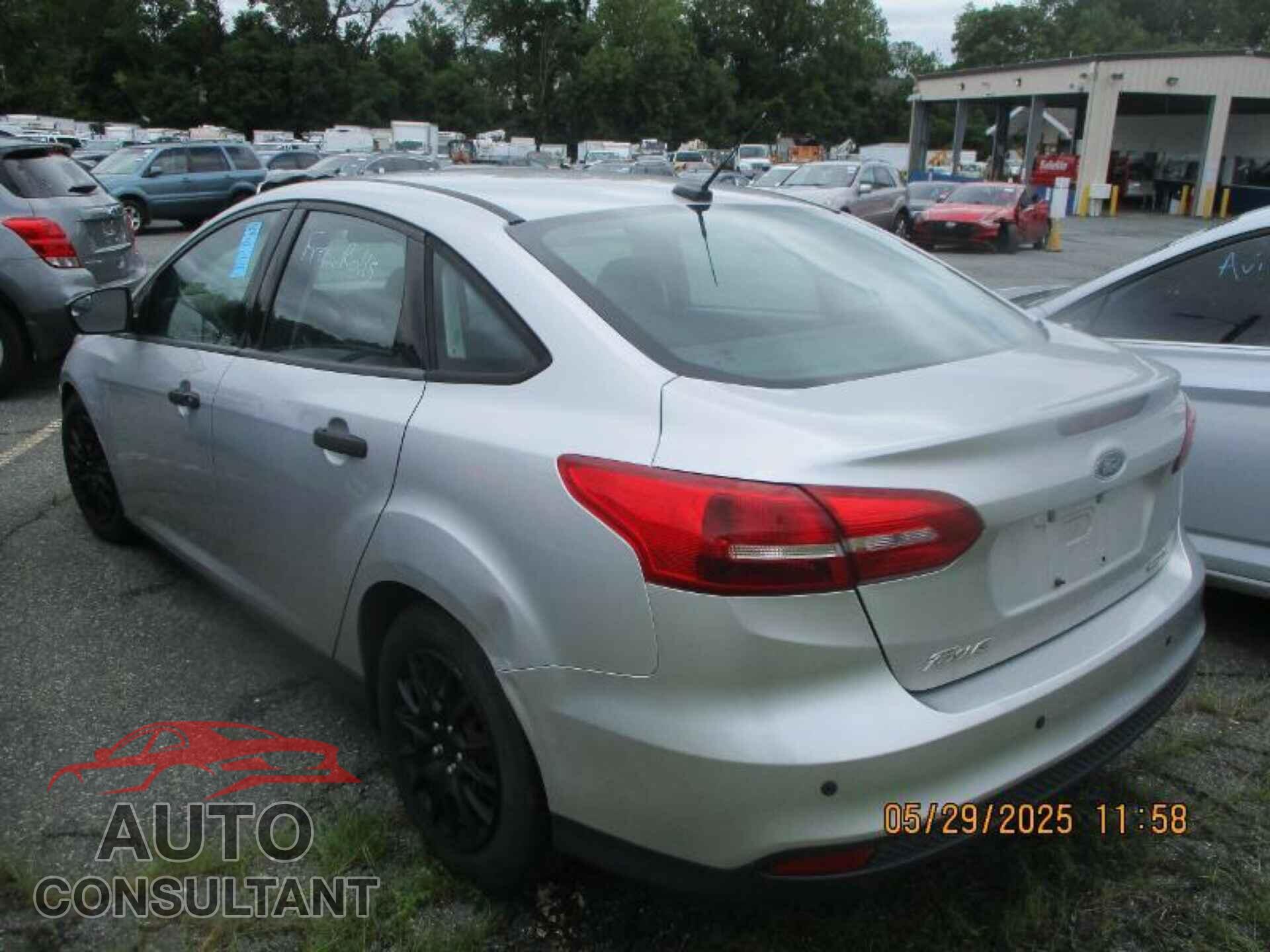 FORD FOCUS 2016 - 1FADP3E21GL322377