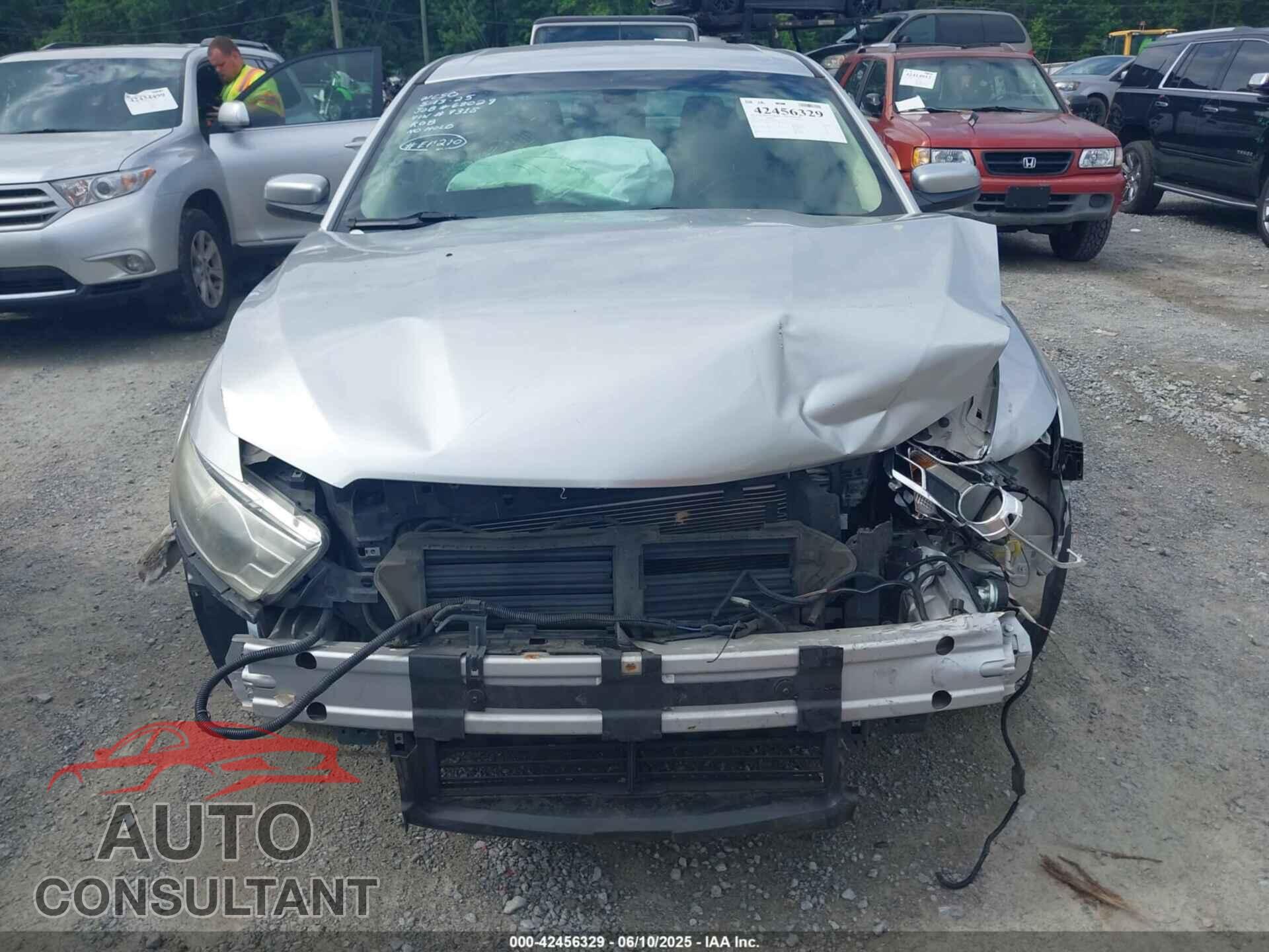 FORD TAURUS 2014 - 1FAHP2E84EG139318