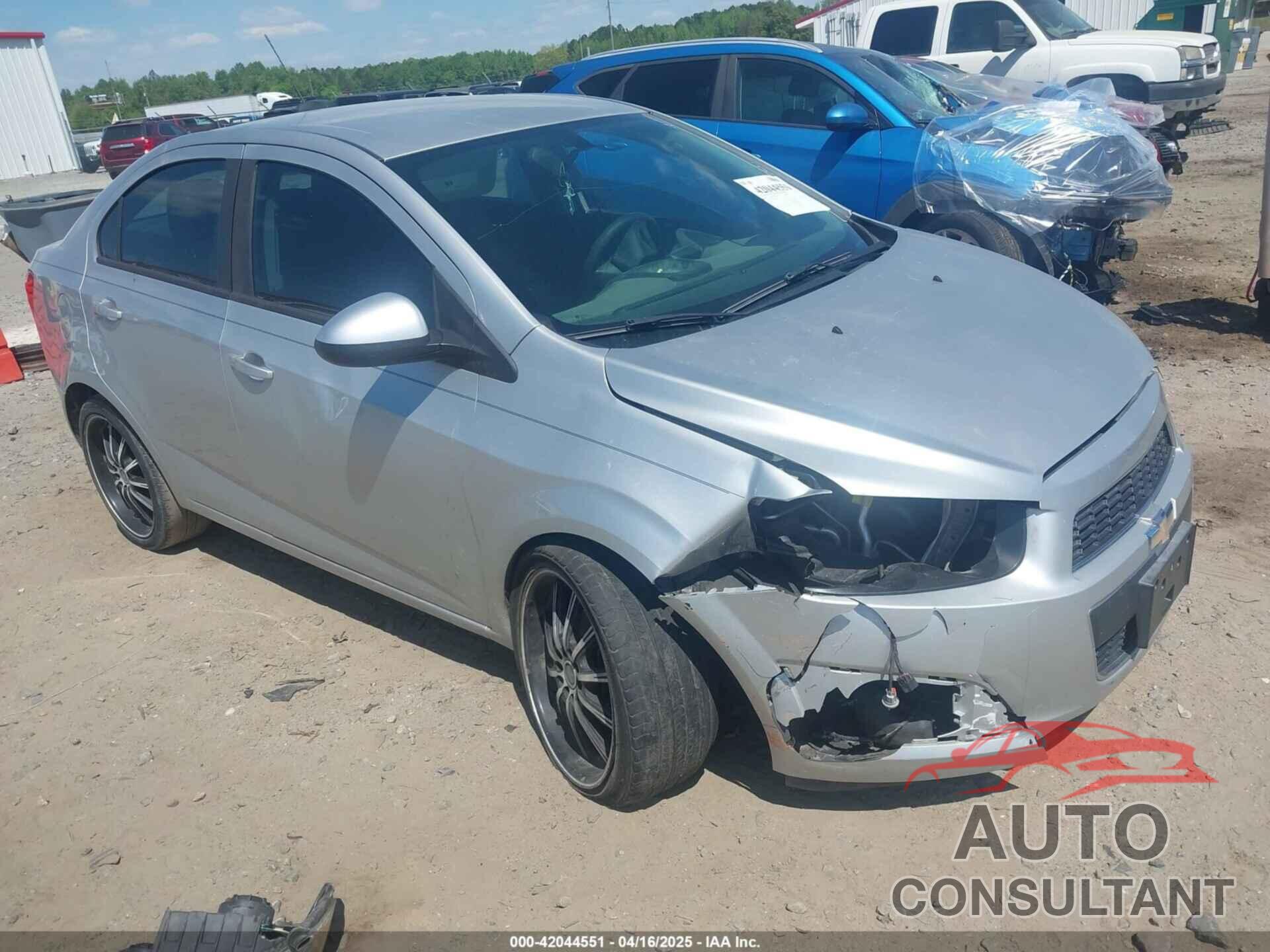 CHEVROLET SONIC 2015 - 1G1JA5SH3F4161521