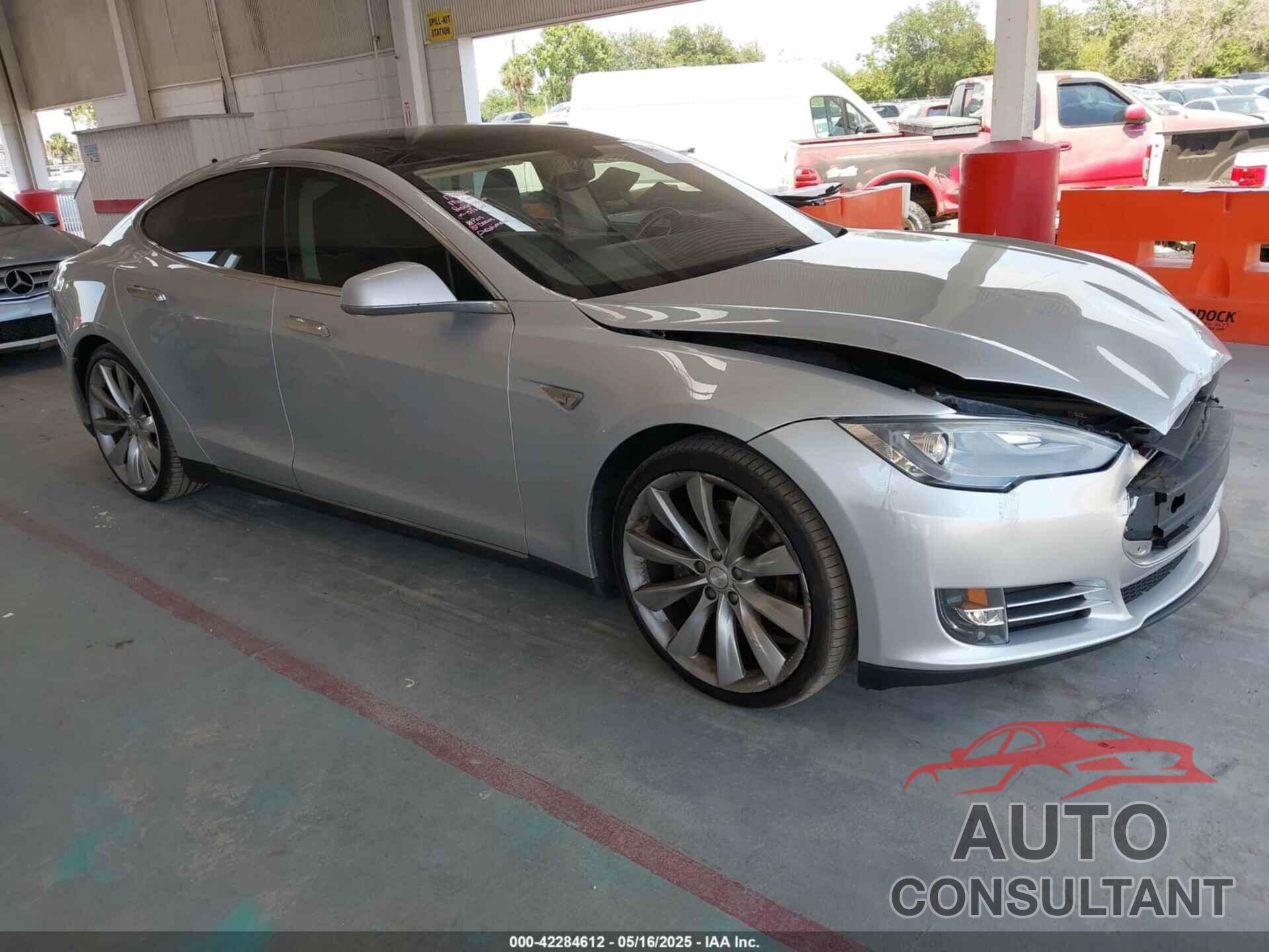 TESLA MODEL S 2013 - 5YJSA1DP6DFP07999