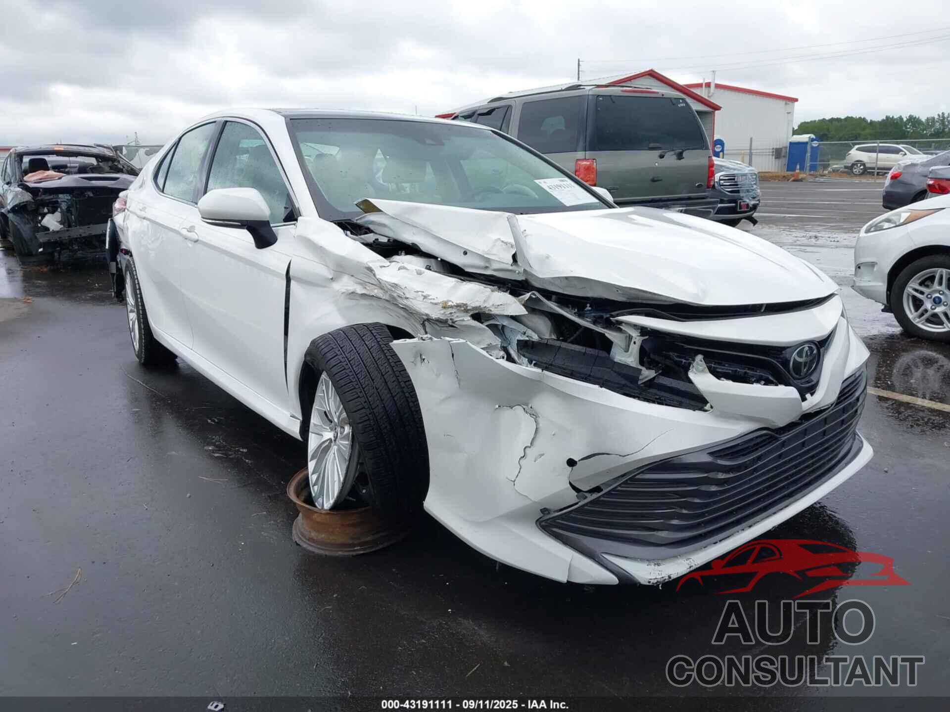 TOYOTA CAMRY 2018 - 4T1B11HK8JU067078