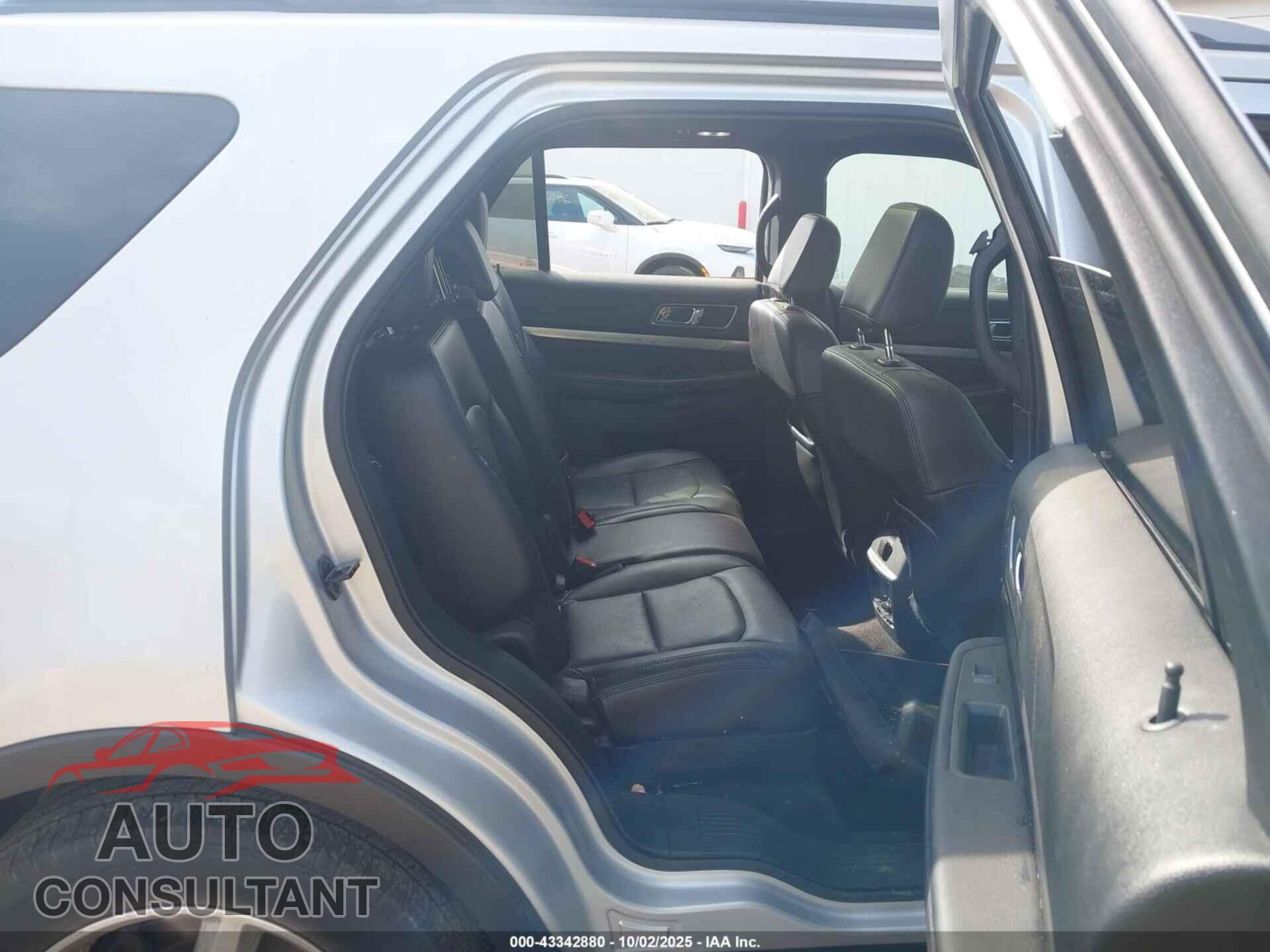 FORD EXPLORER 2018 - 1FM5K7D85JGB97860