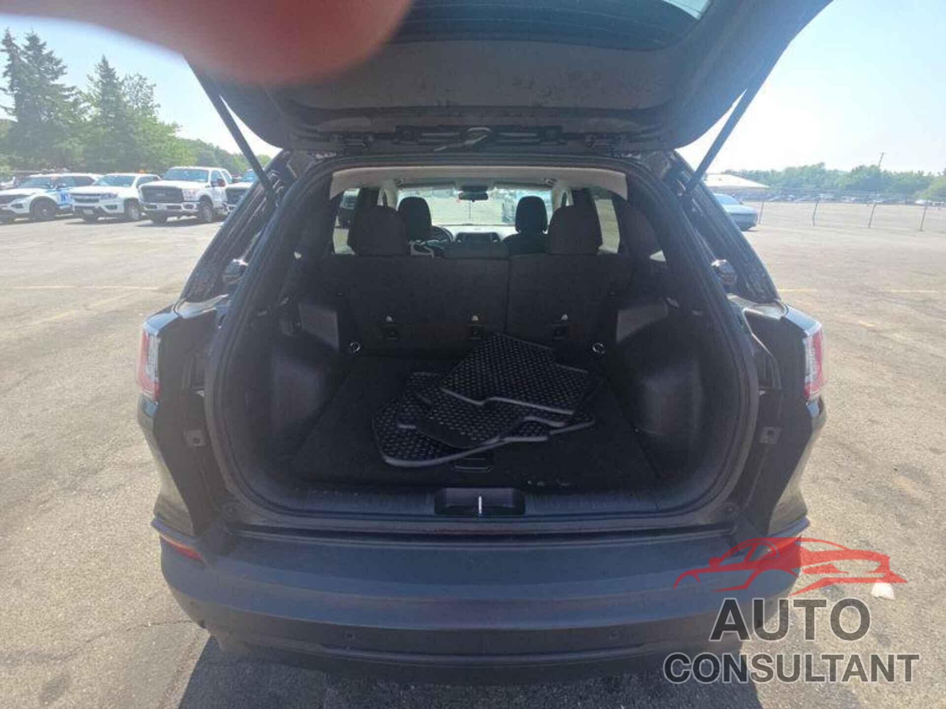 JEEP CHEROKEE 2019 - 1C4PJLCB1KD438564