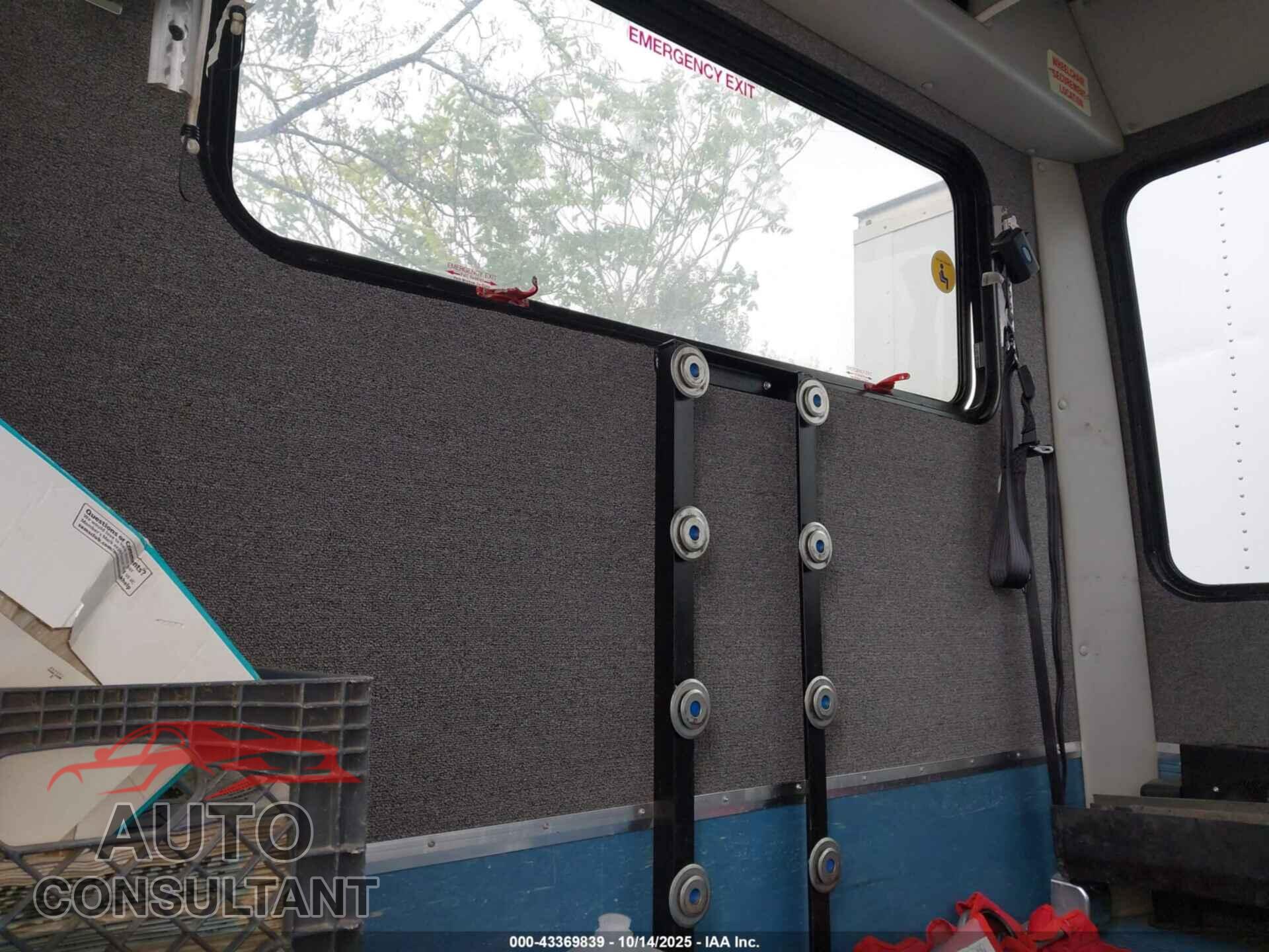 FORD E-450 CUTAWAY 2017 - 1FDFE4FSXHDC67335