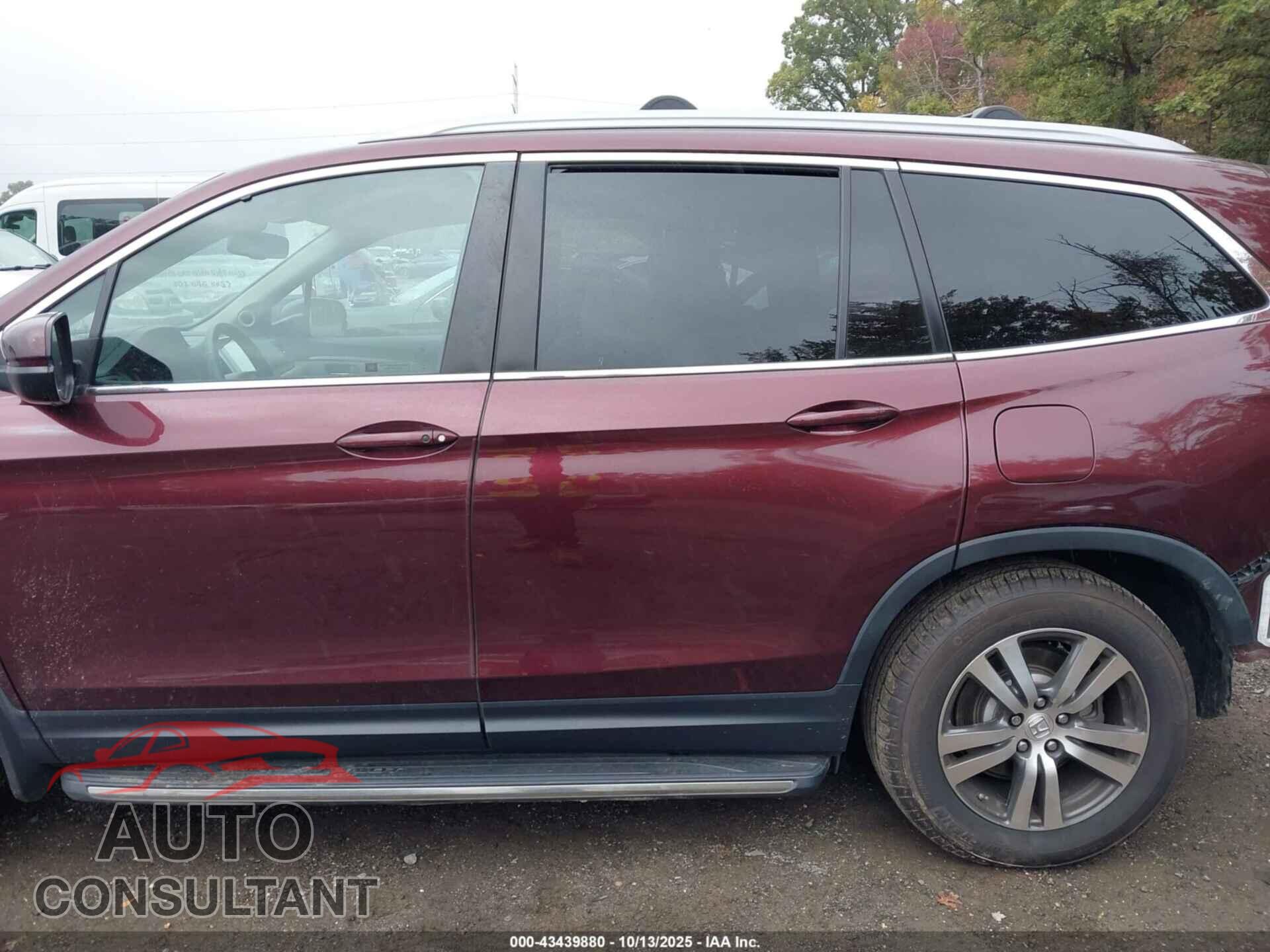 HONDA PILOT 2017 - 5FNYF6H61HB059052