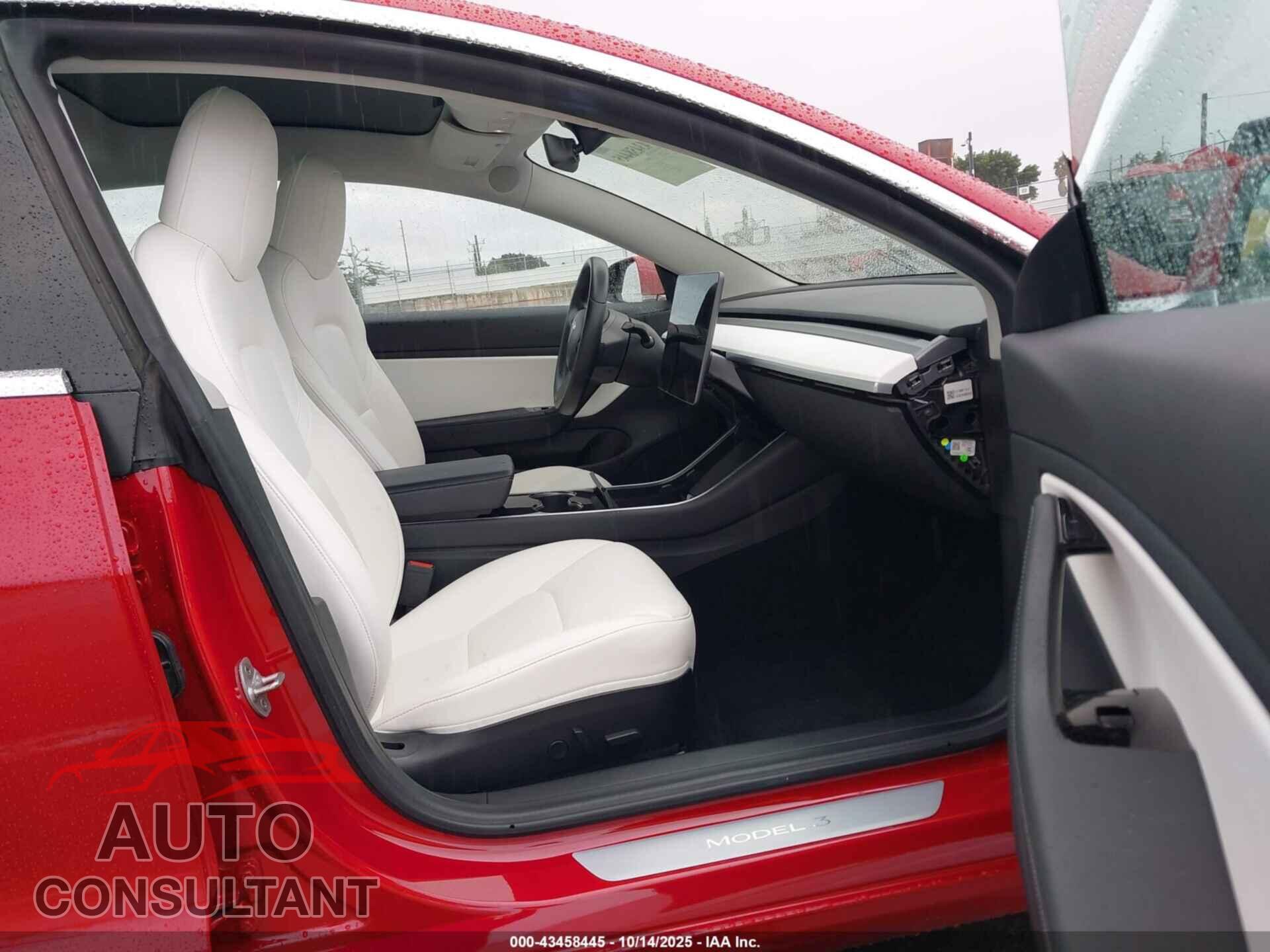 TESLA MODEL 3 2019 - 5YJ3E1EB9KF365957