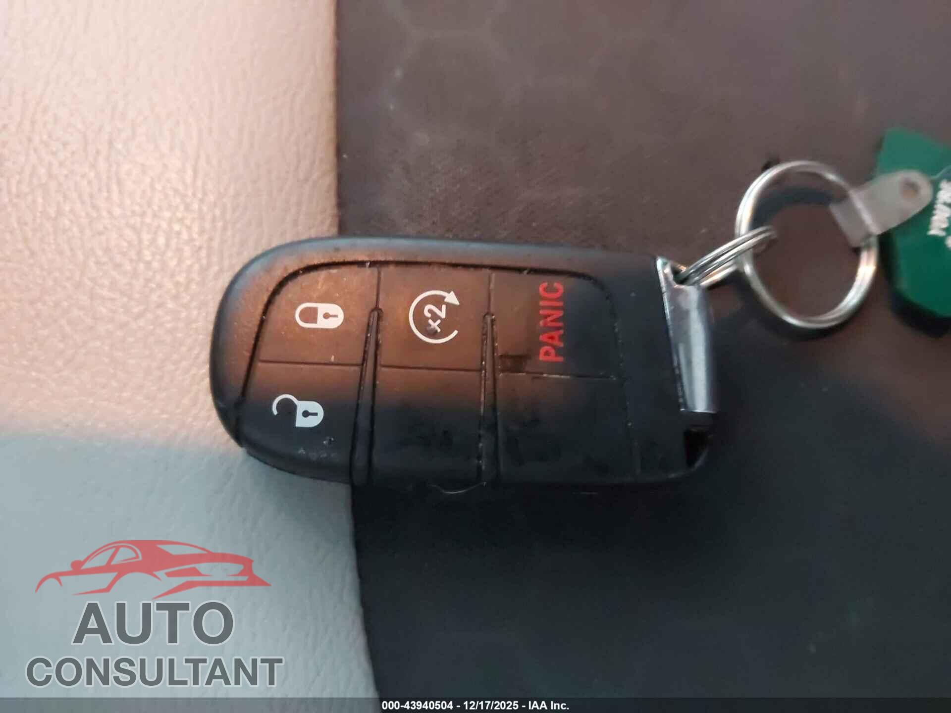 JEEP COMPASS 2018 - 3C4NJDBB7JT112064