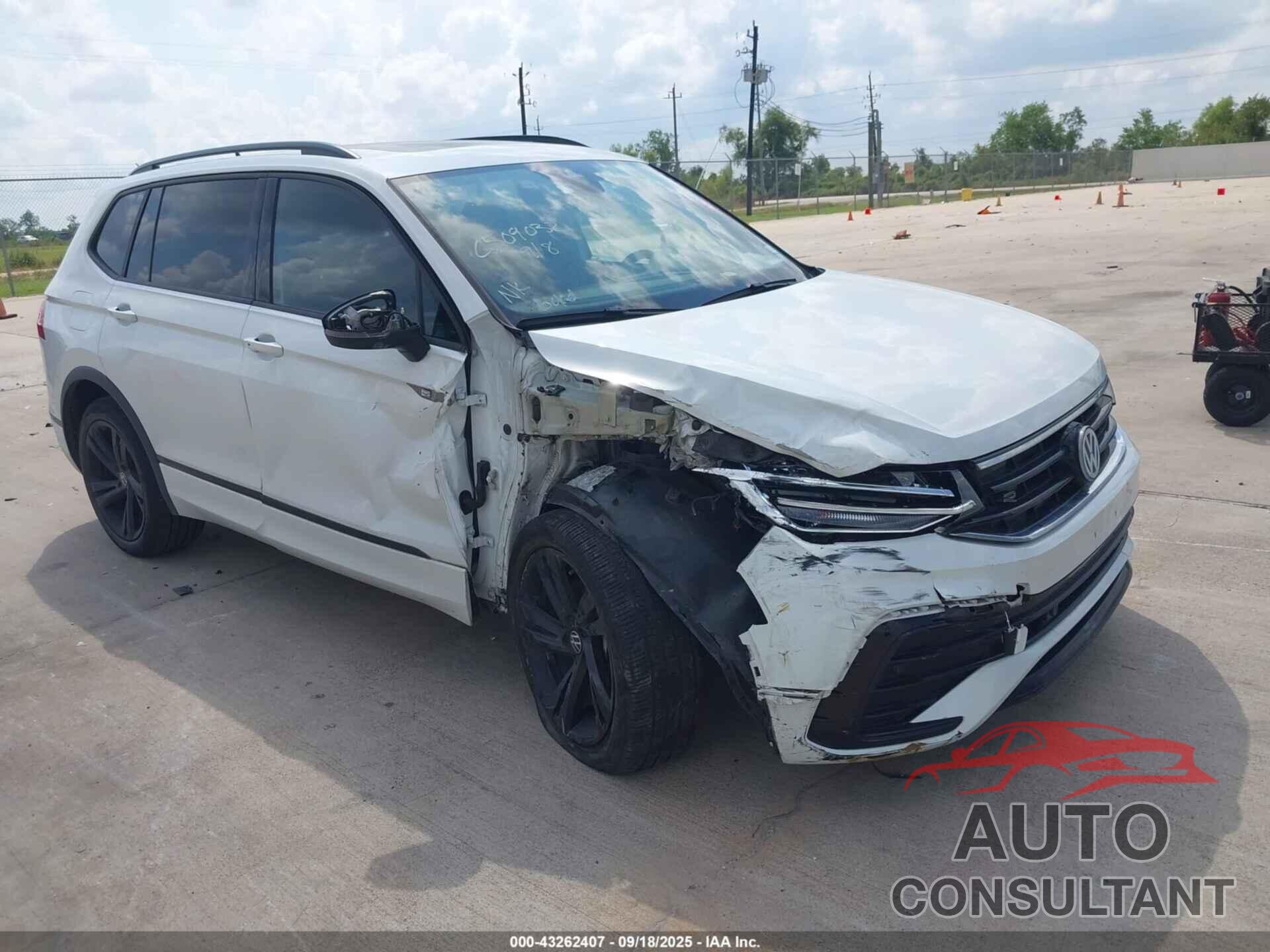 VOLKSWAGEN TIGUAN 2023 - 3VVCB7AX3PM048922