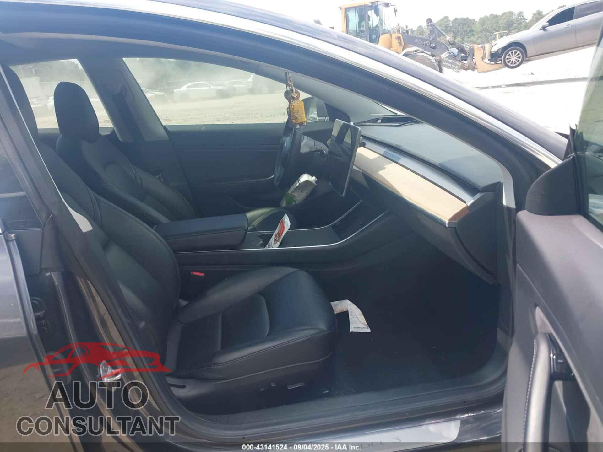 TESLA MODEL 3 2018 - 5YJ3E1EB7JF086795