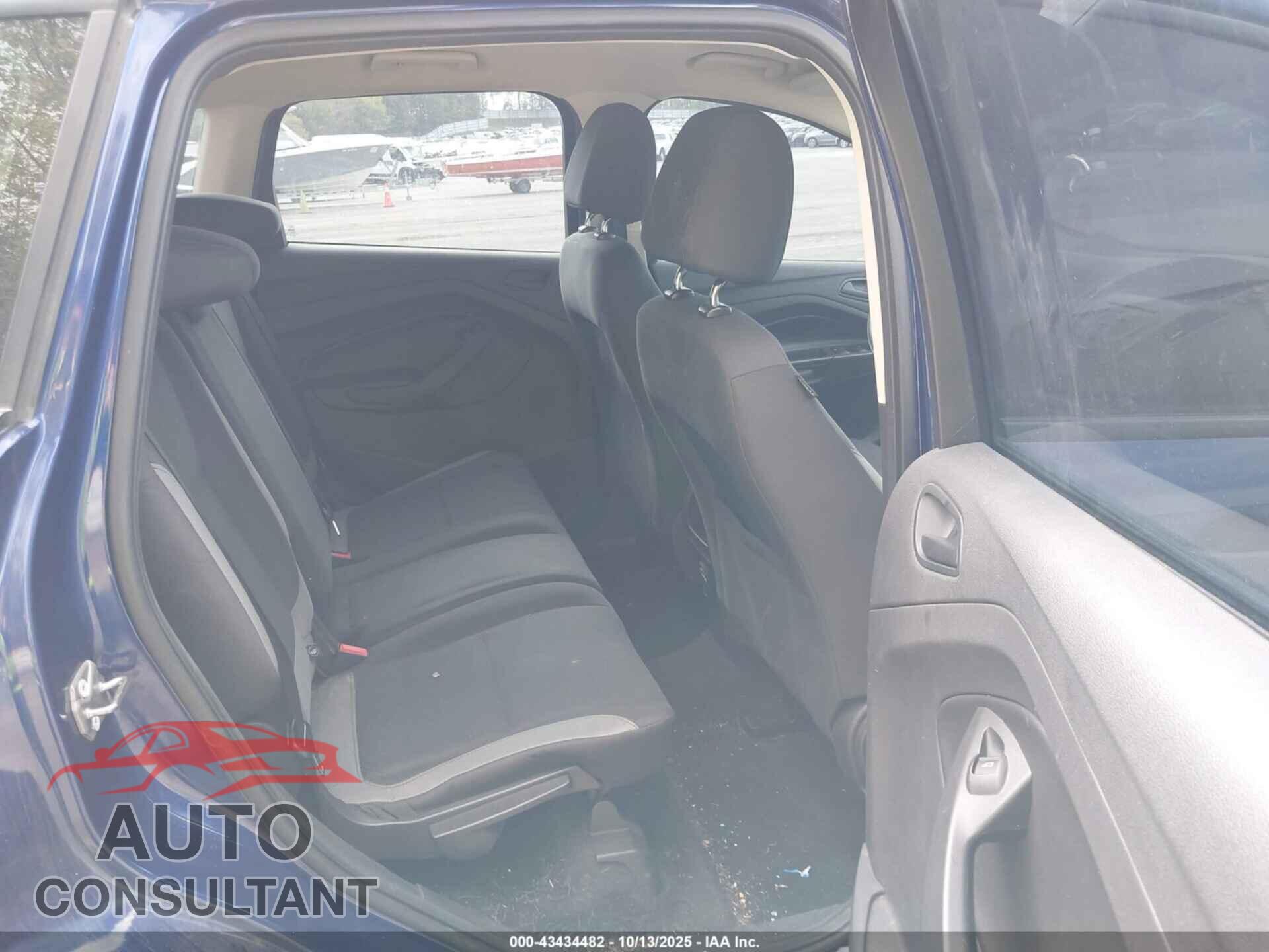 FORD ESCAPE 2016 - 1FMCU0F78GUC05943