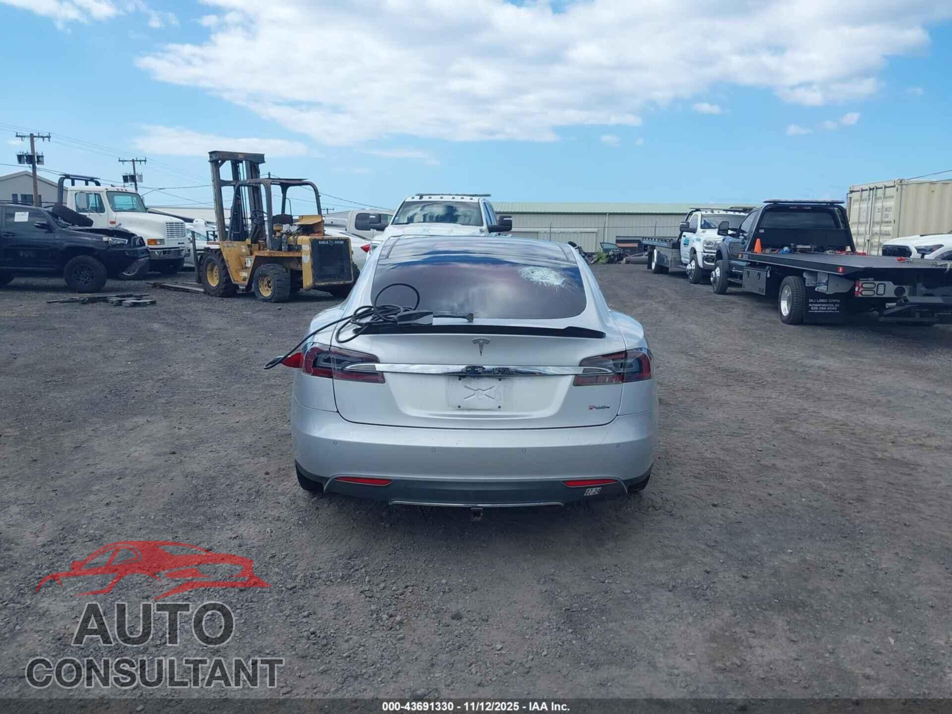 TESLA MODEL S 2013 - 5YJSA1CP8DFP28242