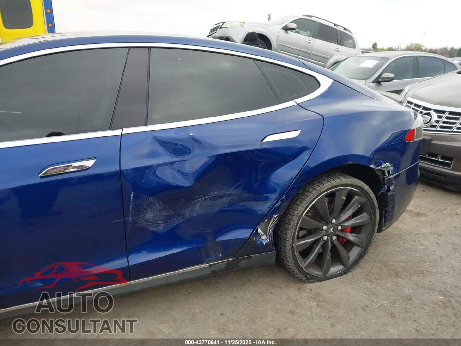 TESLA MODEL S 2015 - 5YJSA1E46FF112903