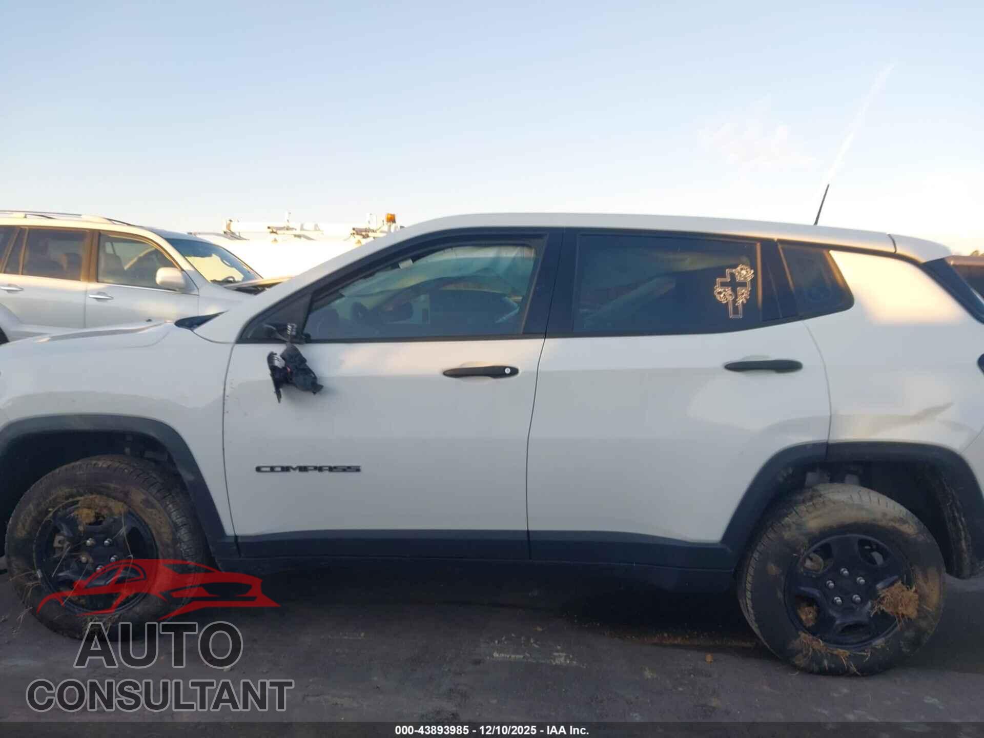 JEEP COMPASS 2020 - 3C4NJDAB7LT101537