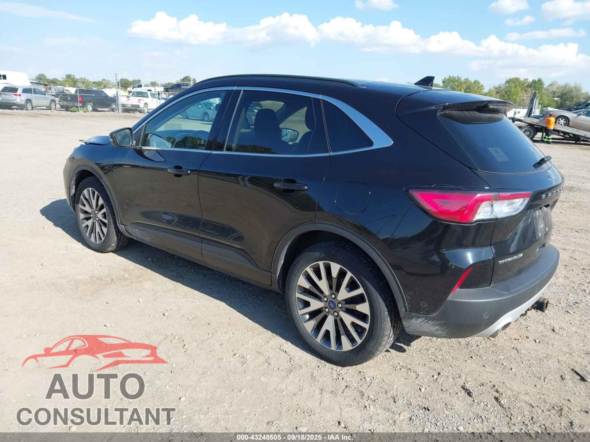 FORD ESCAPE 2020 - 1FMCU9DZ3LUB00519