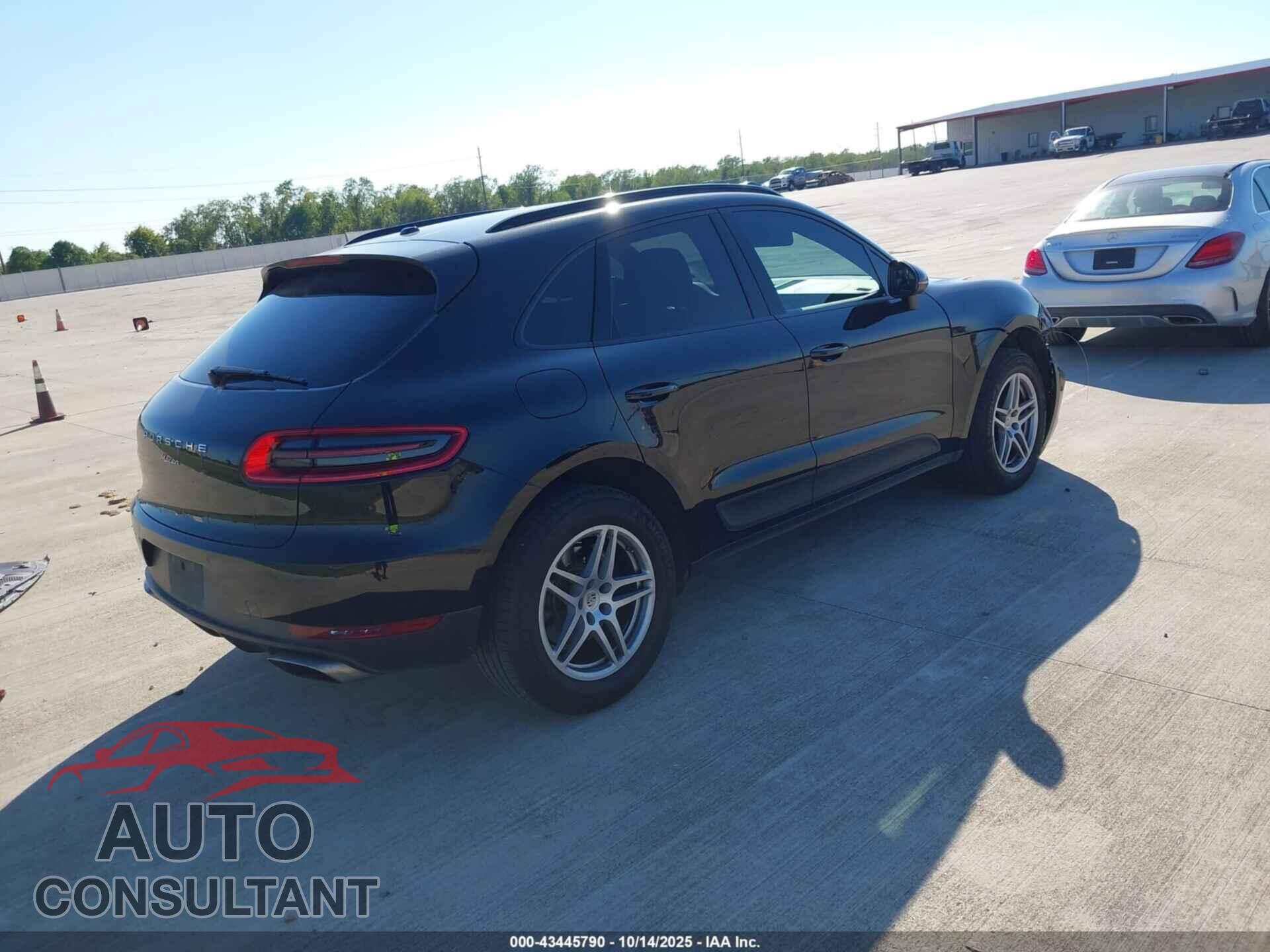 PORSCHE MACAN 2017 - WP1AA2A52HLB81425
