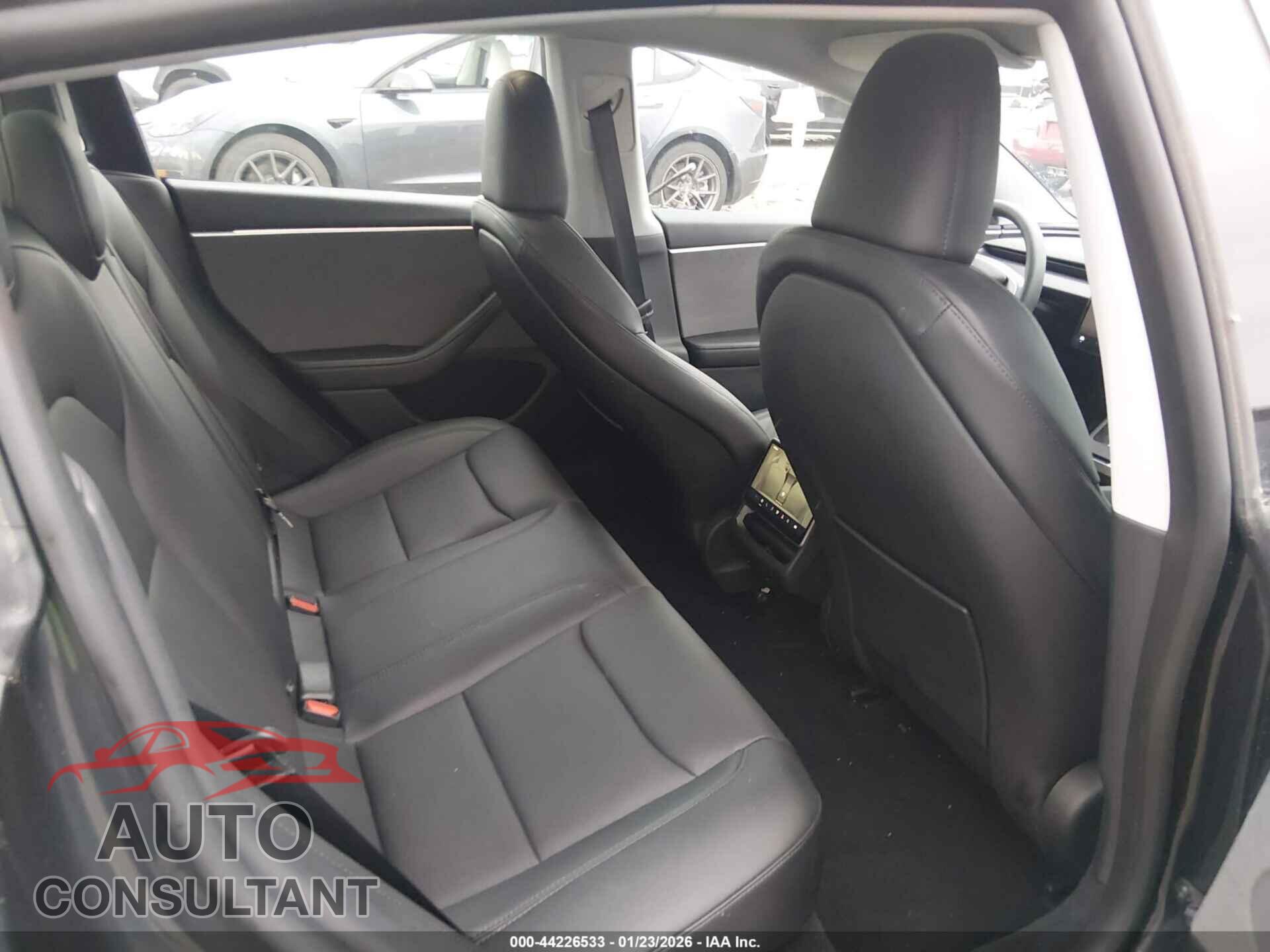 TESLA MODEL 3 2024 - 5YJ3E1EA6RF766576