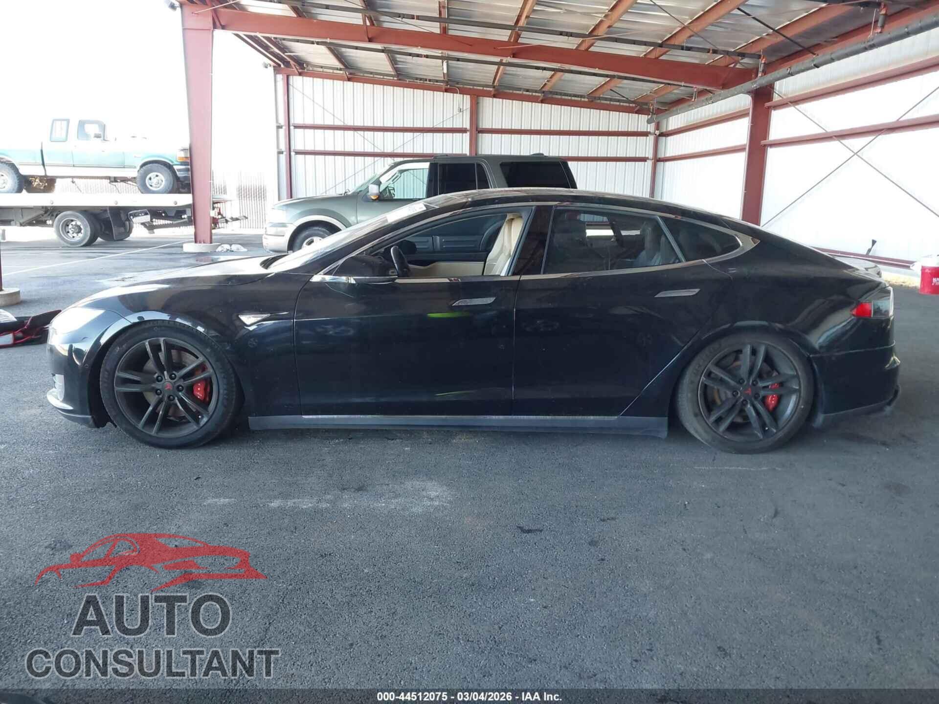 TESLA MODEL S 2016 - 5YJSA1E43GF120104