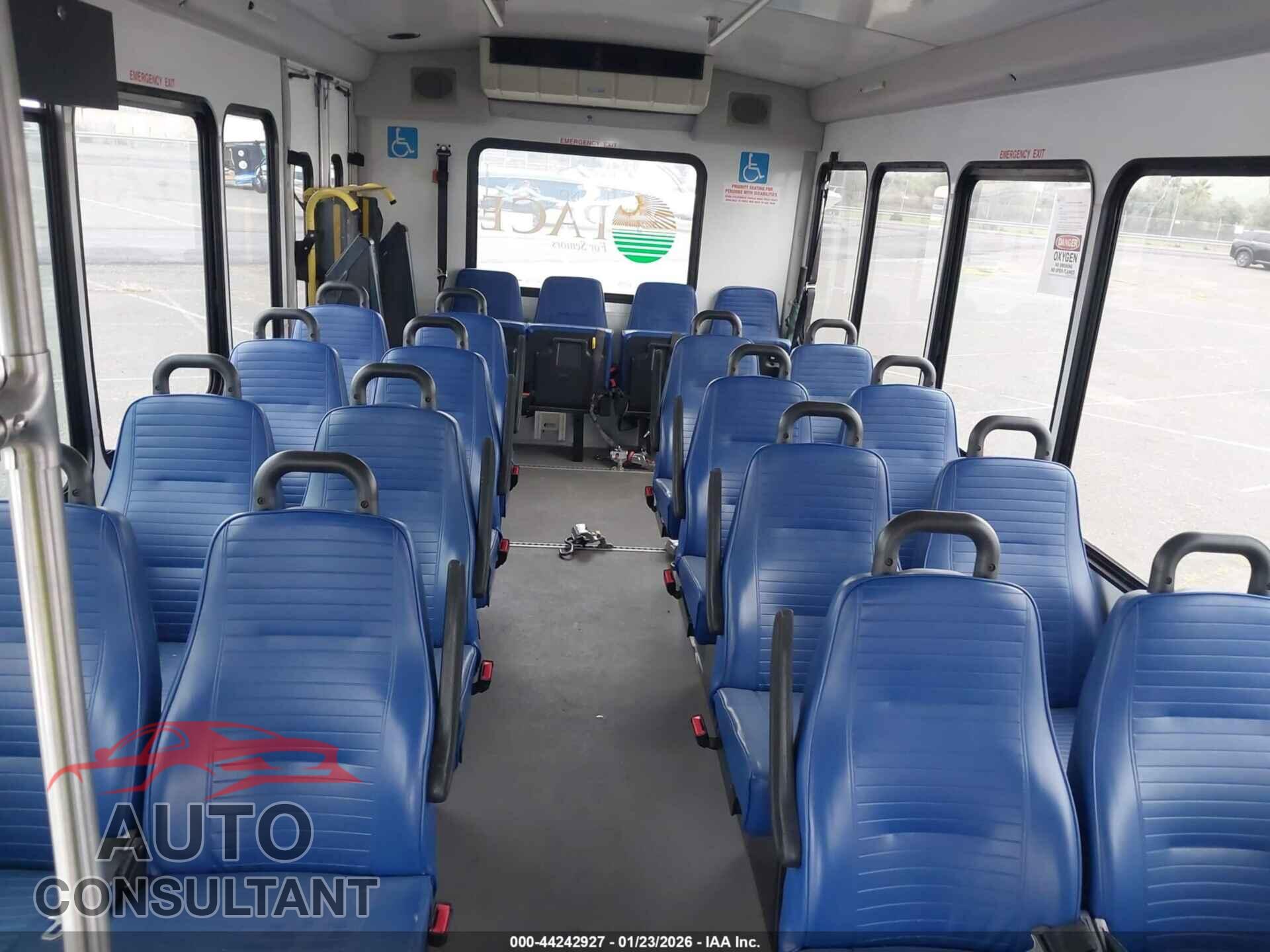 FORD E-450 CUTAWAY 2012 - 1FDFE4FS3CDB05037