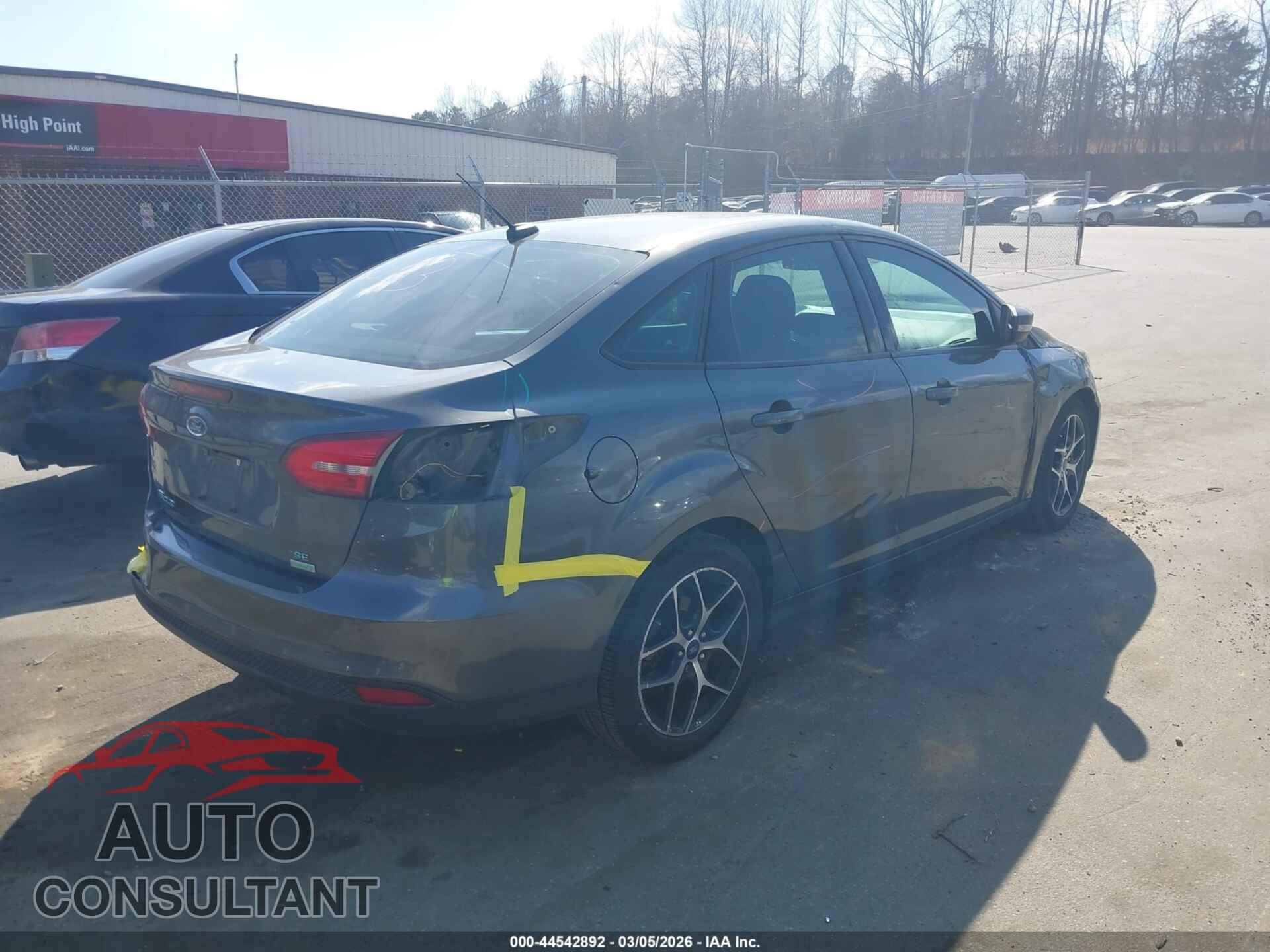 FORD FOCUS 2017 - 1FADP3FEXHL266207