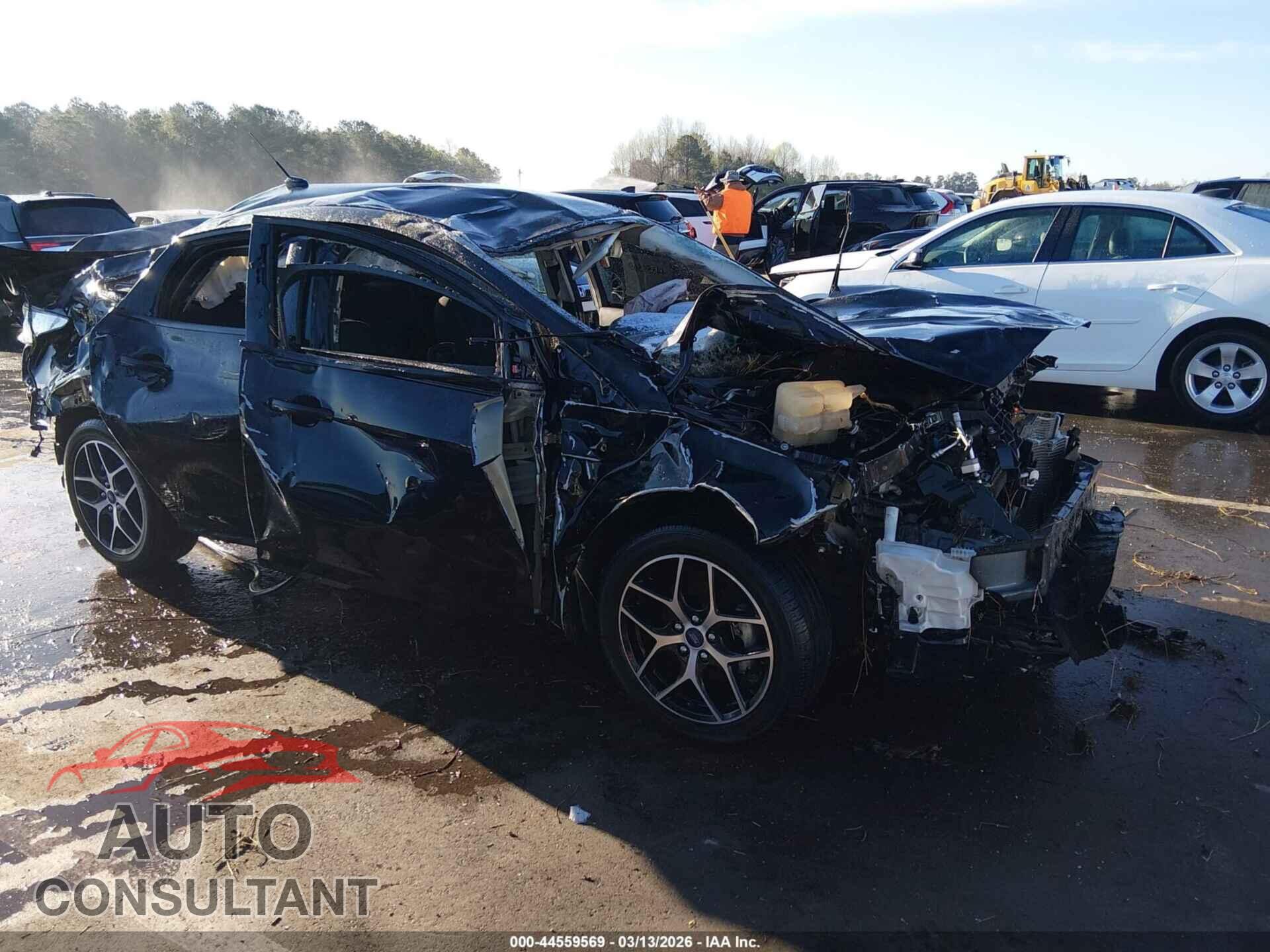 FORD FOCUS 2017 - 1FADP3FE3HL317420
