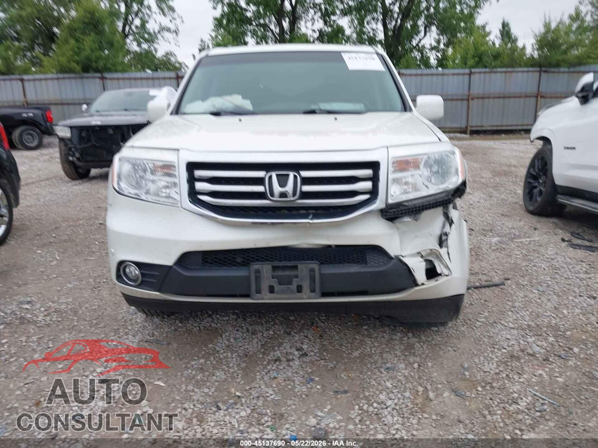 HONDA PILOT 2015 - 5FNYF4H90FB049575