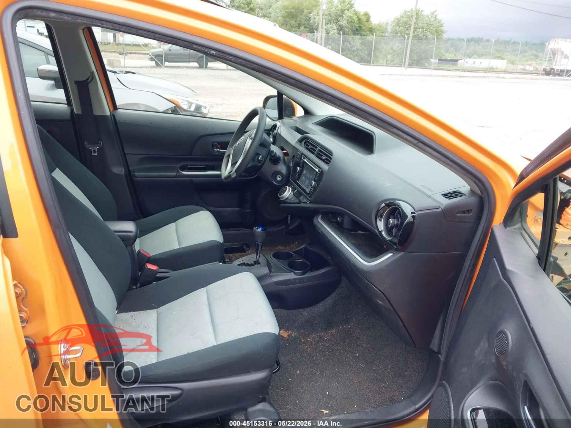TOYOTA PRIUS C 2016 - JTDKDTB32G1131005