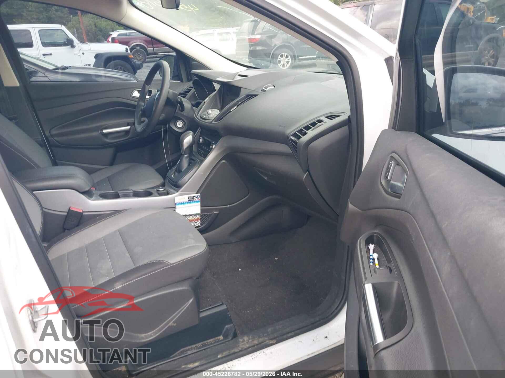 FORD ESCAPE 2016 - 1FMCU0GX8GUC18741