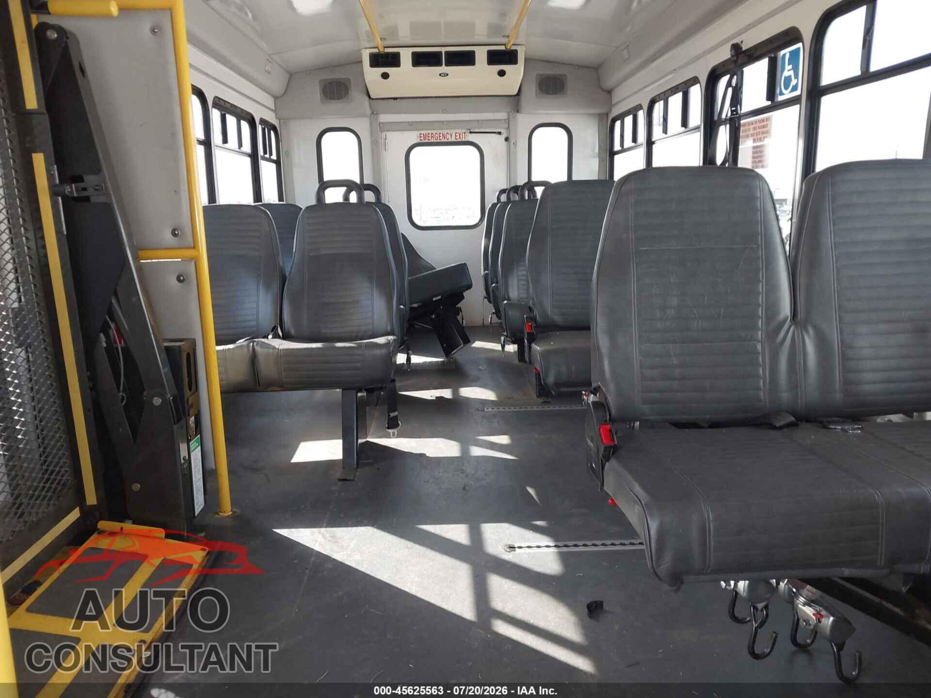FORD E-450 CUTAWAY 2017 - 1FDFE4FS3HDC32538