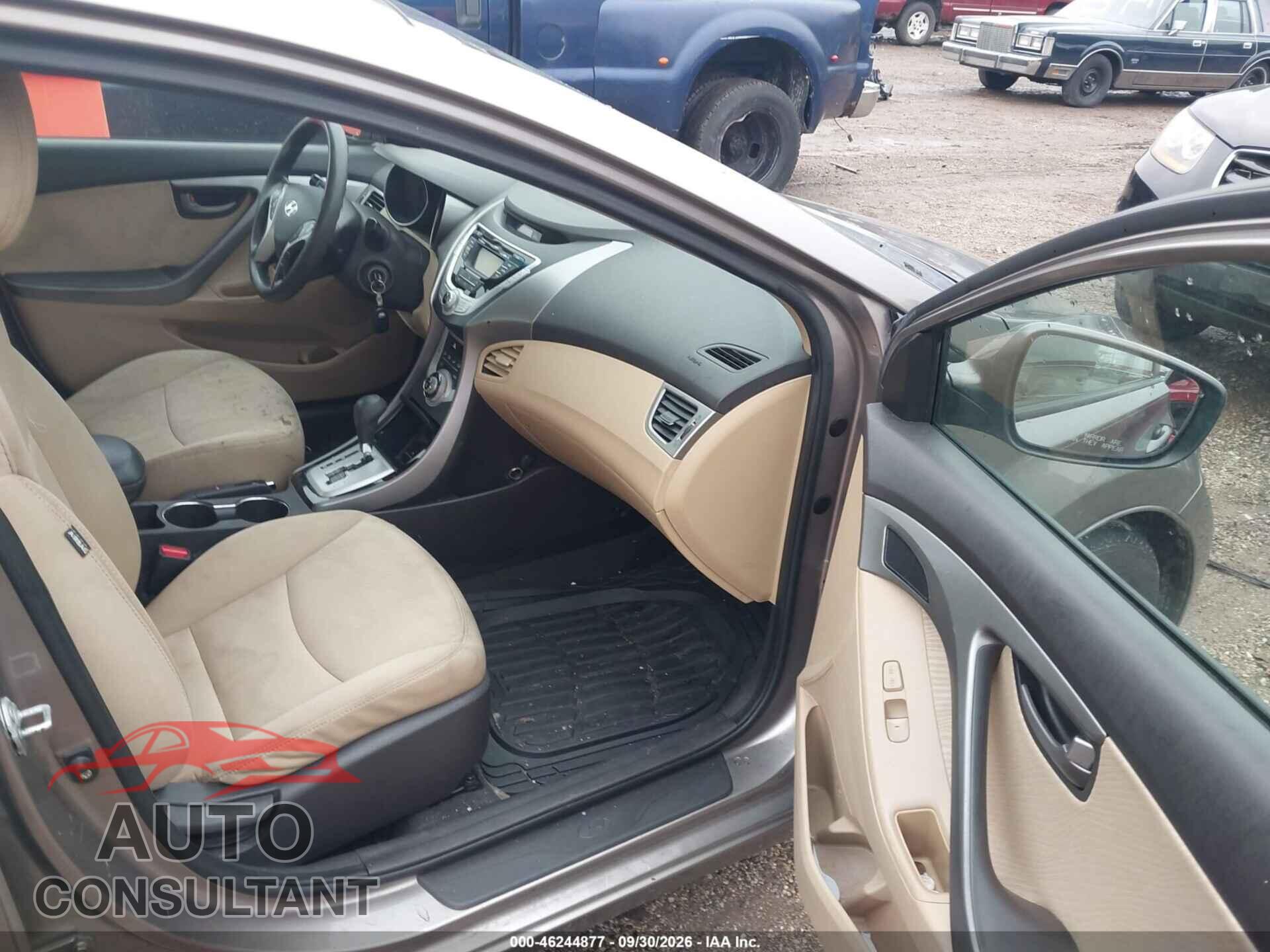 HYUNDAI ELANTRA 2012 - 5NPDH4AE9CH086346