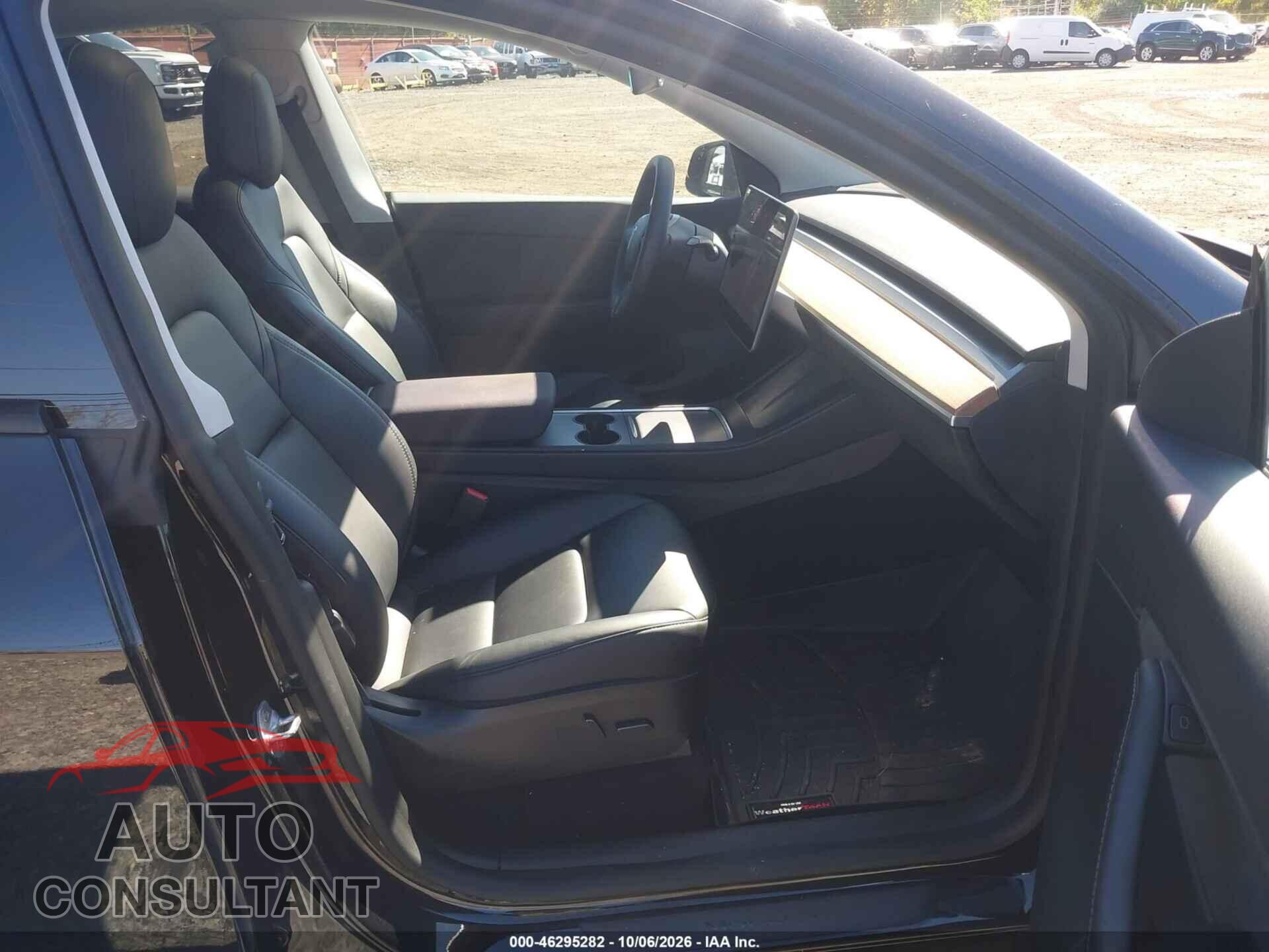 TESLA MODEL Y 2021 - 5YJYGDEF1MF268467