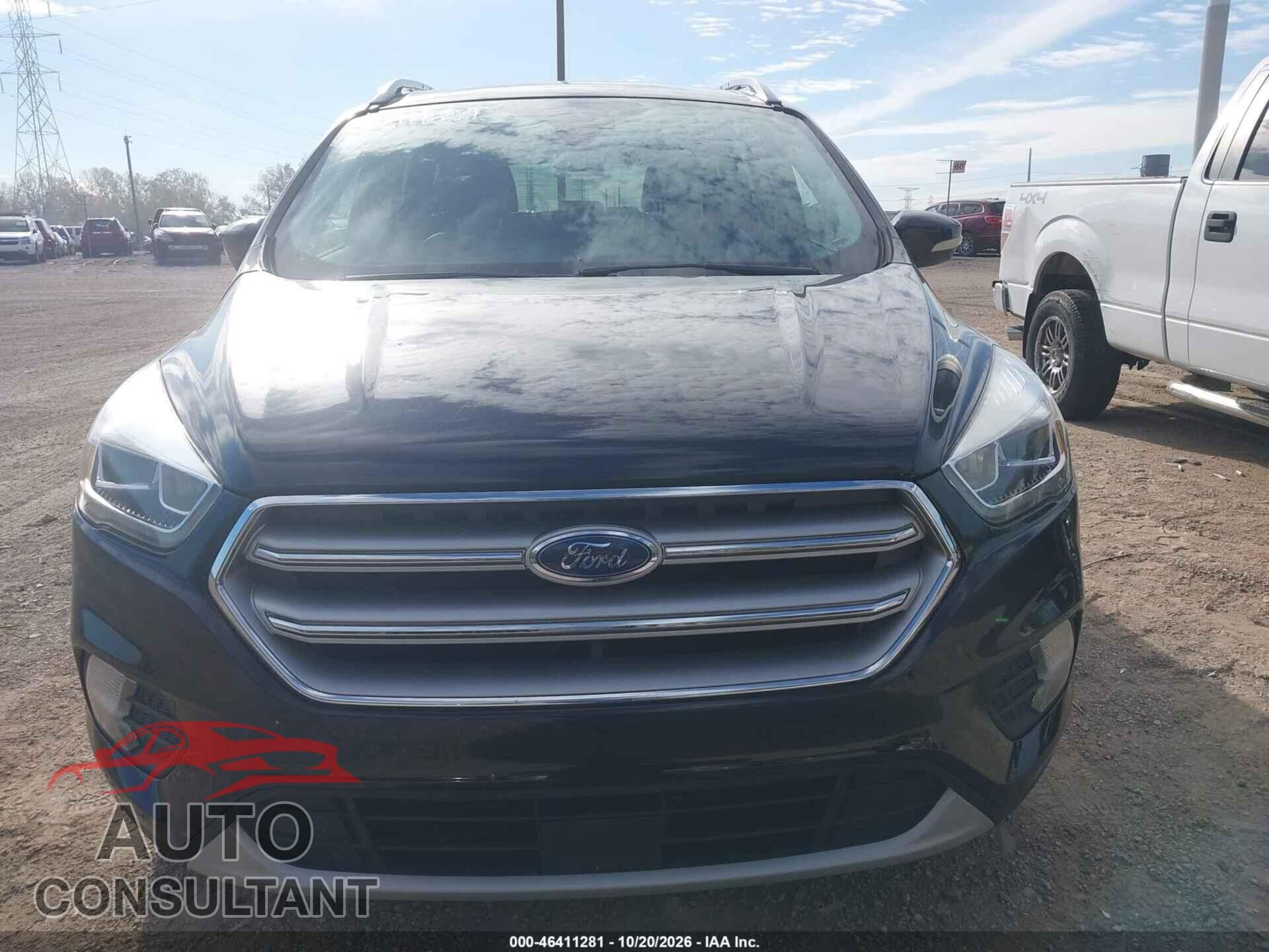 FORD ESCAPE 2017 - 1FMCU9J99HUB58579