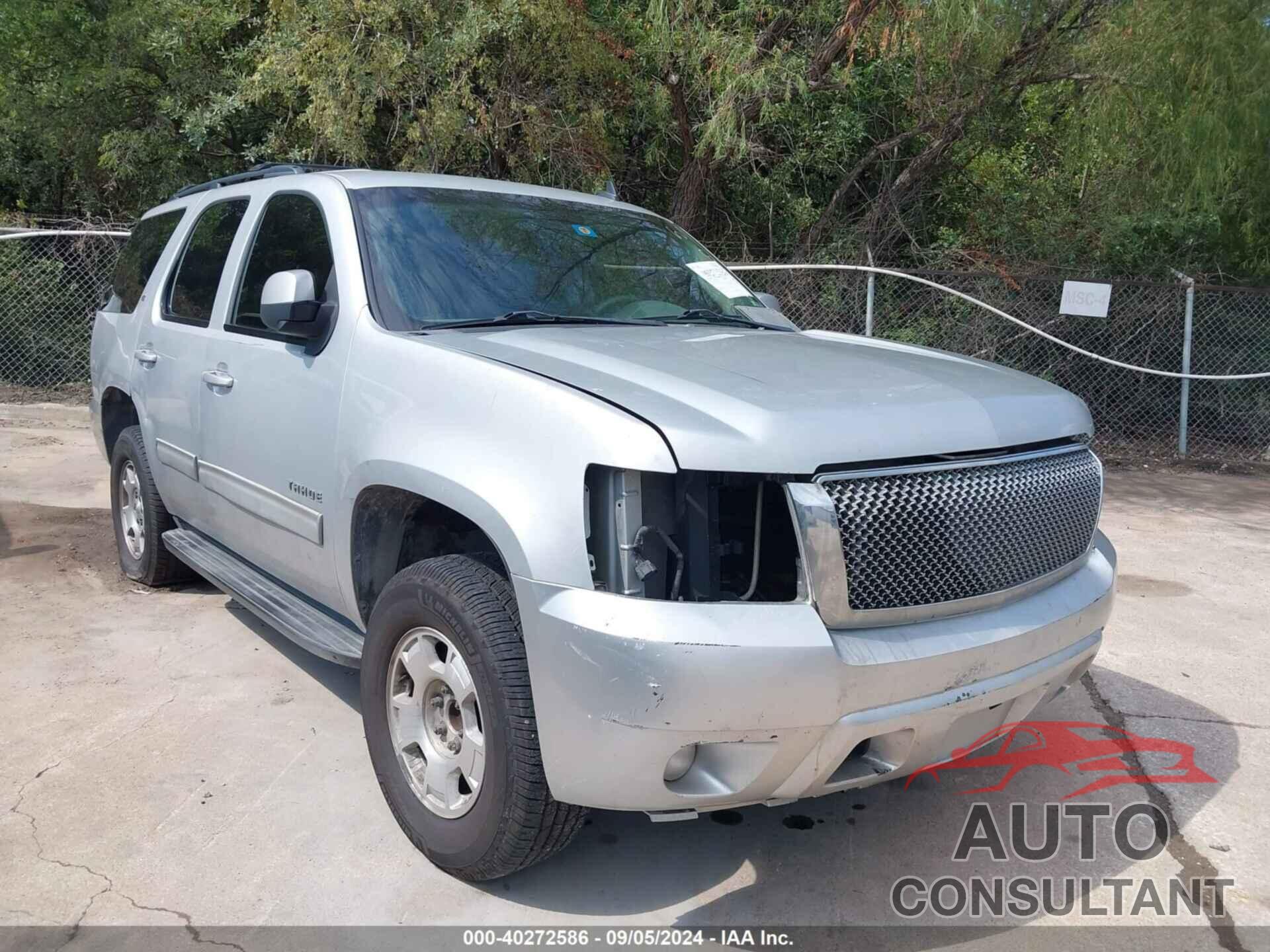 CHEVROLET TAHOE 2011 - 1GNSCBE01BR120741