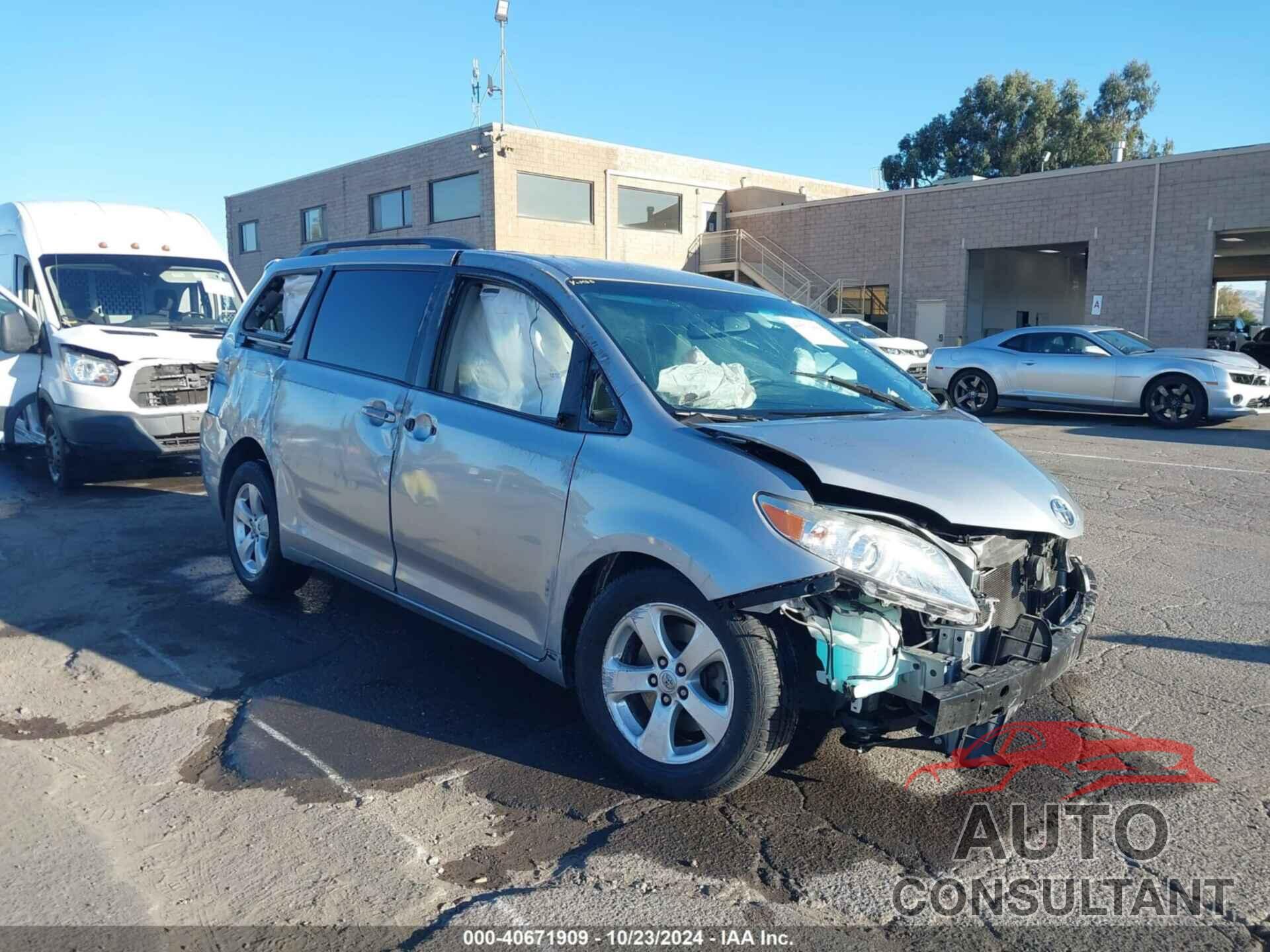 TOYOTA SIENNA 2015 - 5TDKK3DC9FS644997