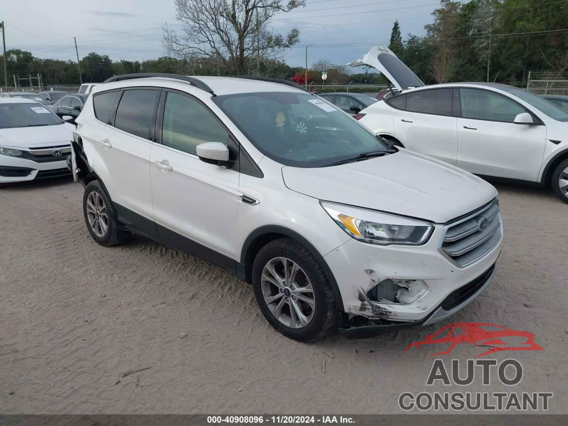FORD ESCAPE 2018 - 1FMCU0GDXJUC17037