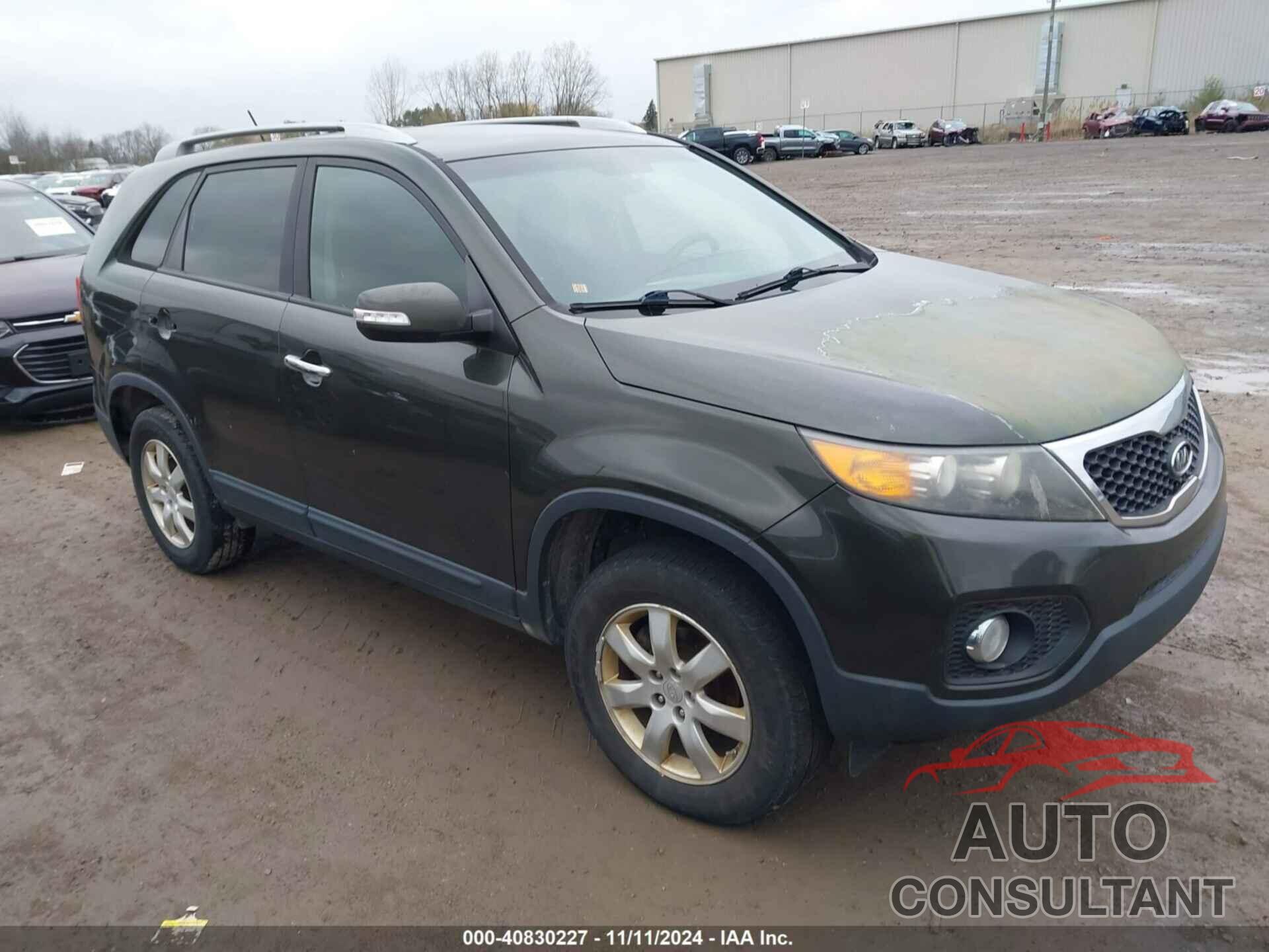 KIA SORENTO 2011 - 5XYKT4A13BG097173