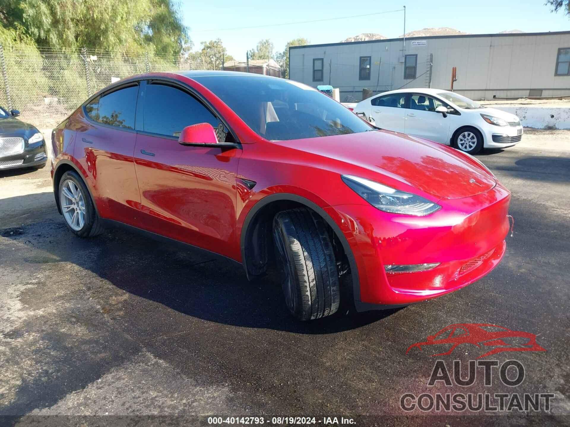 TESLA MODEL Y 2024 - 7SAYGDEE8RF090574