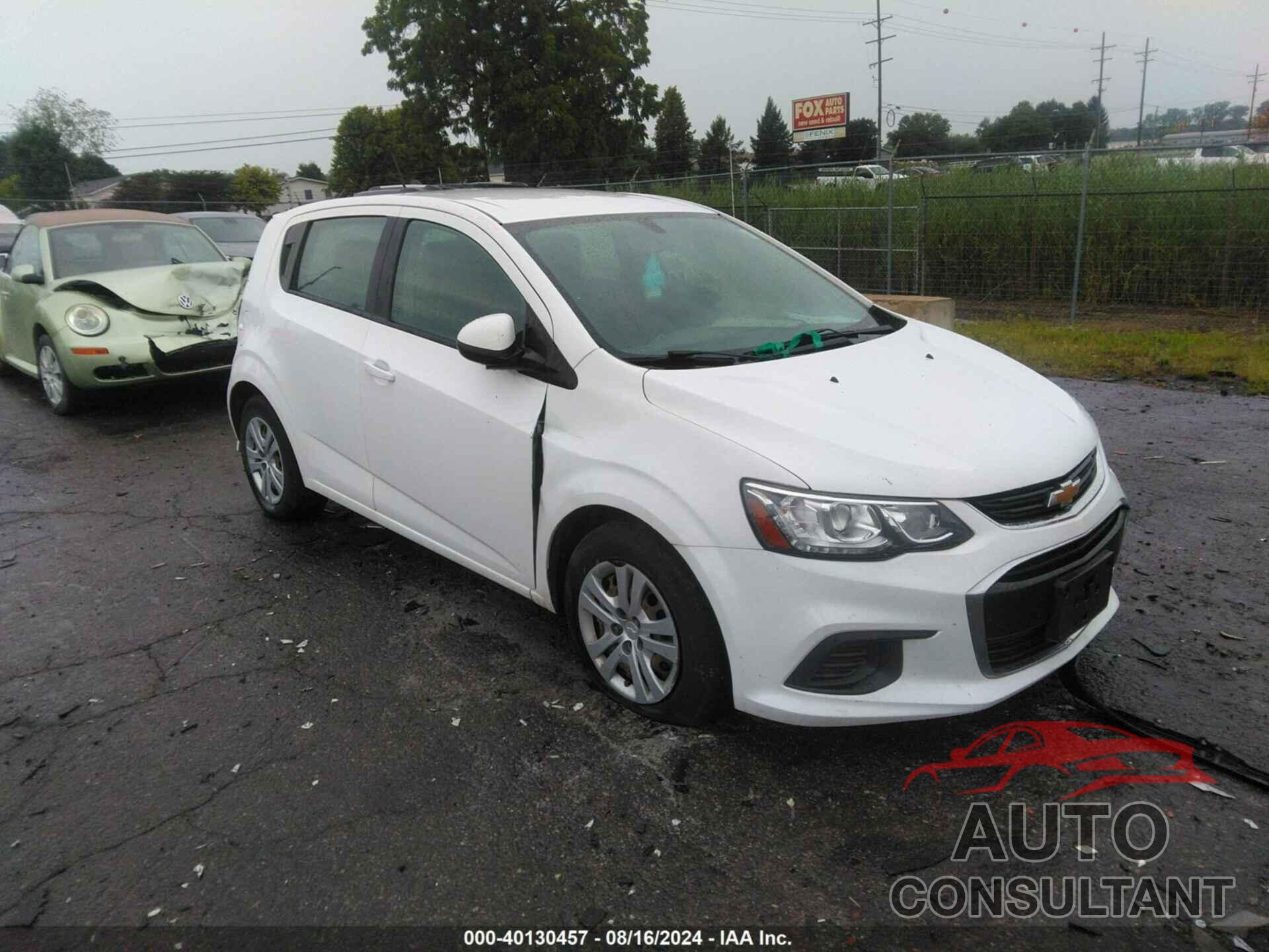 CHEVROLET SONIC 2018 - 1G1JG6SH9J4106584