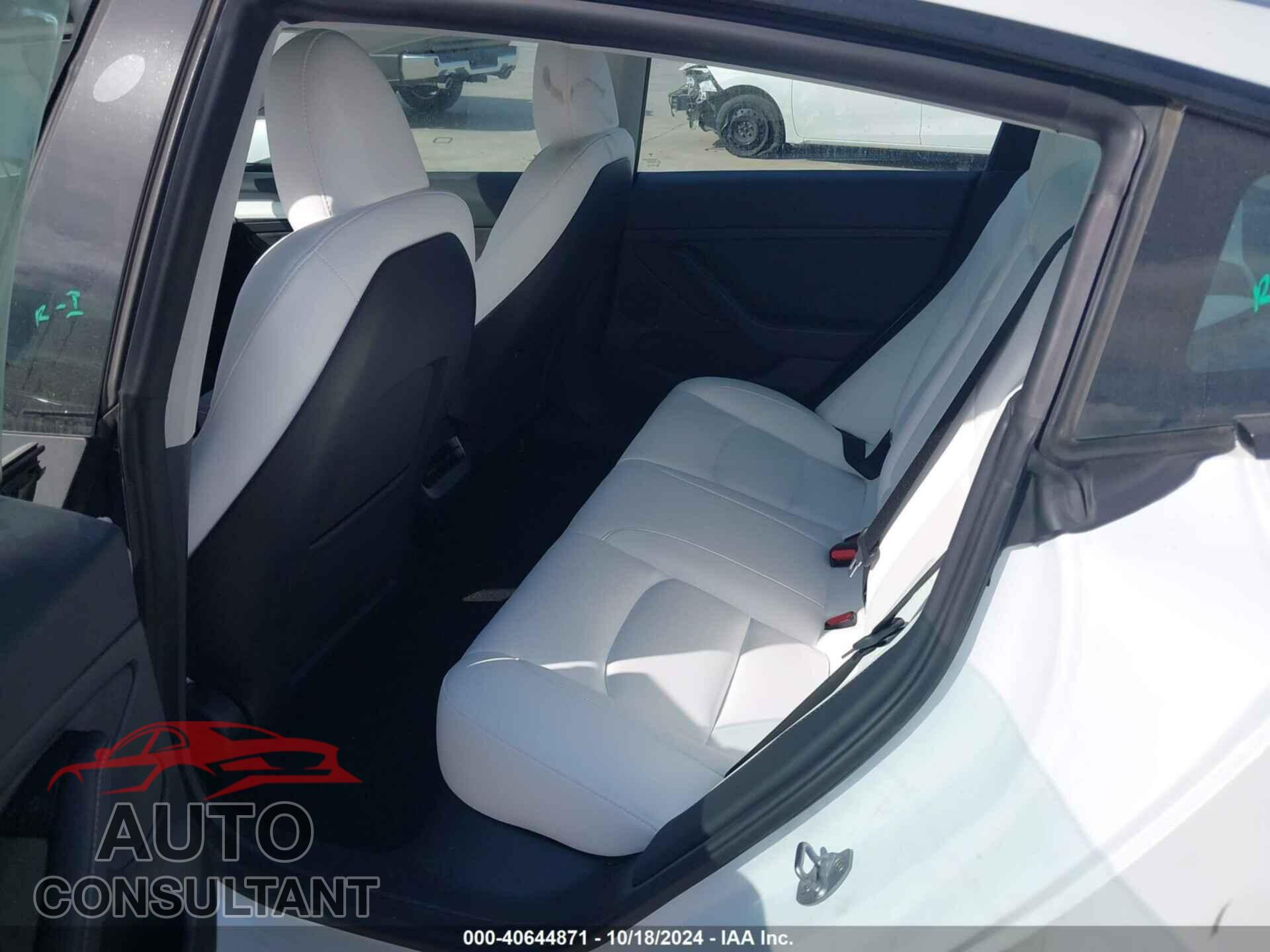 TESLA MODEL 3 2023 - 5YJ3E1EA3PF584900