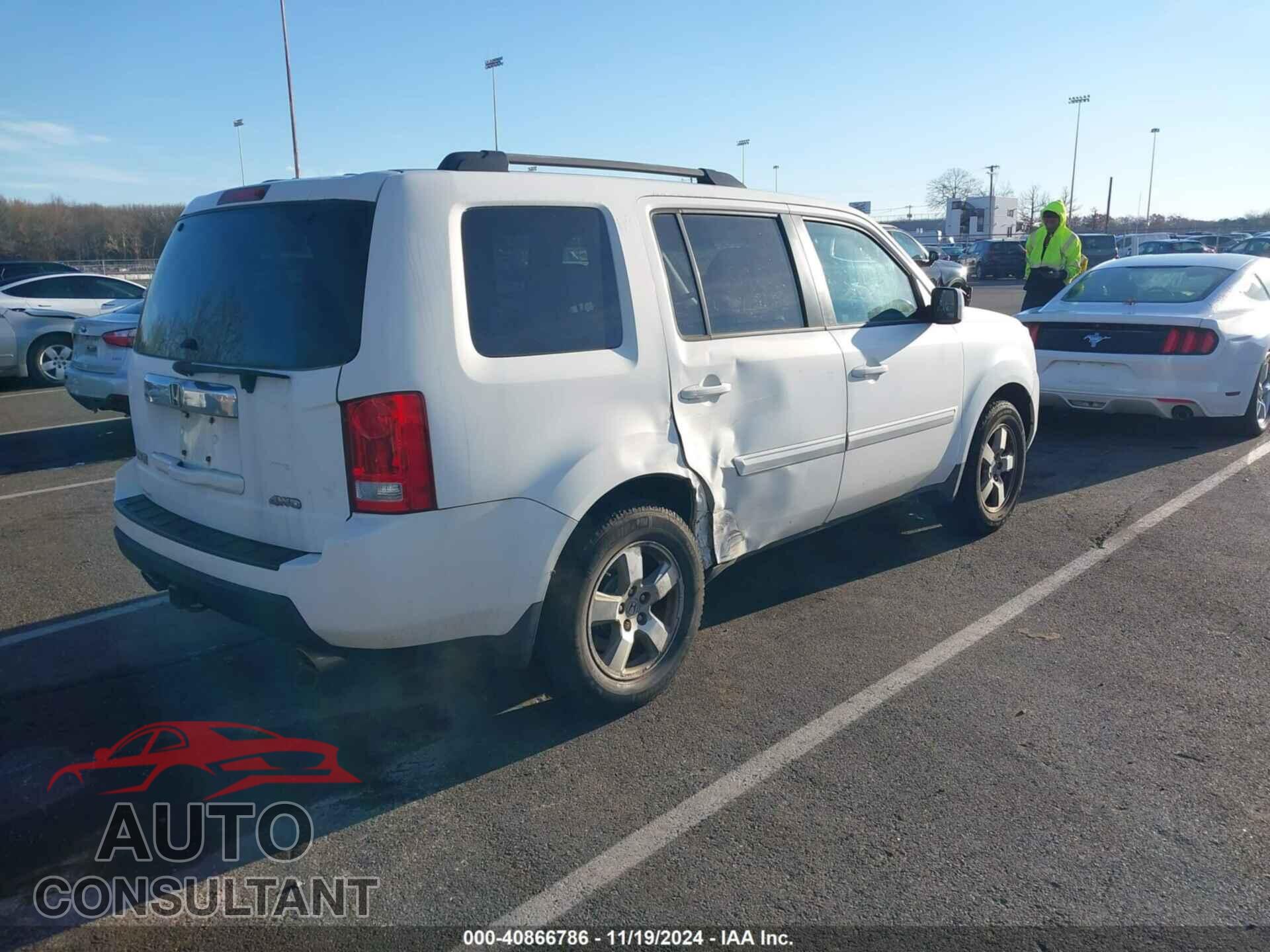 HONDA PILOT 2011 - 5FNYF4H55BB025697