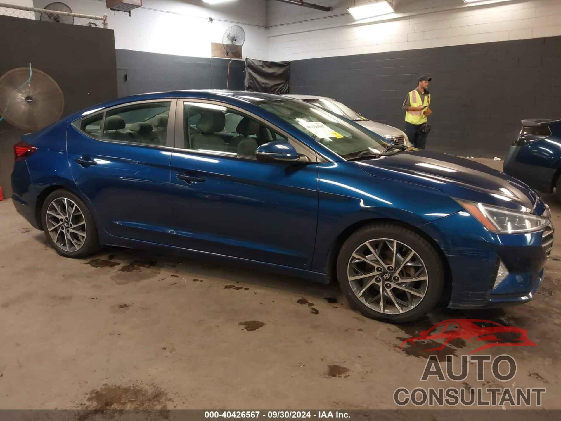HYUNDAI ELANTRA 2019 - 5NPD84LF0KH433048